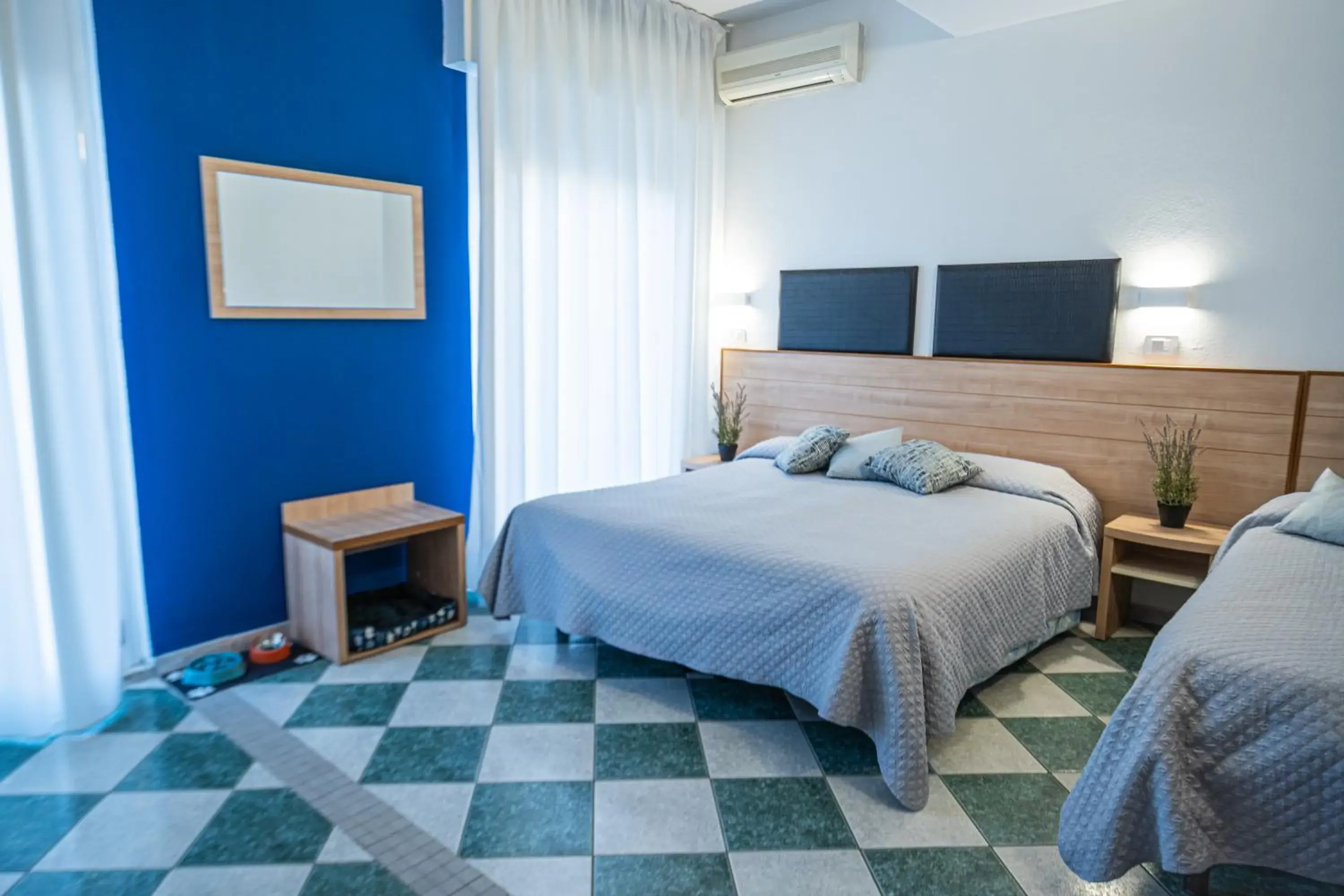 Quadruple Room in Hotel Aldebaran - Sea & Center Quadruple Room in Hotel Aldebaran - Sea & Center