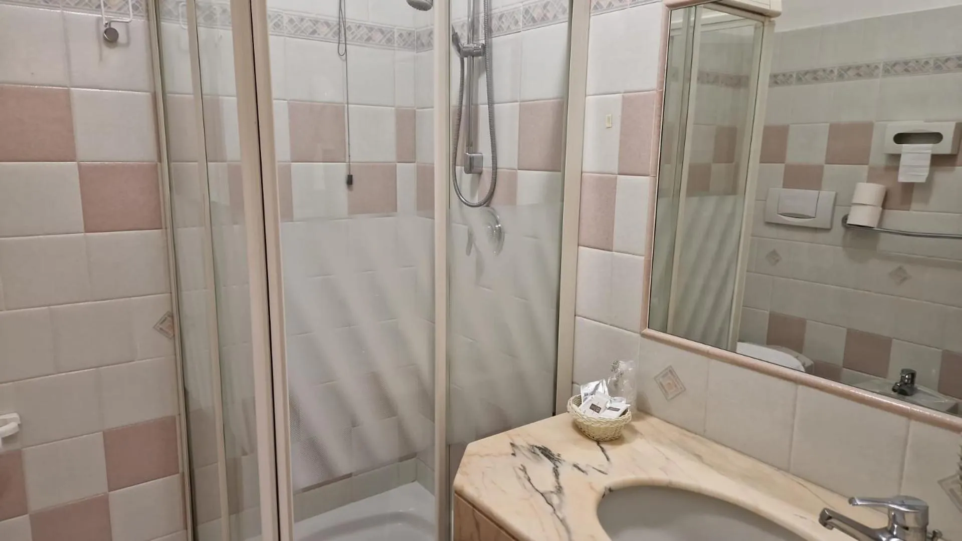 Bathroom in Hotel Dogana