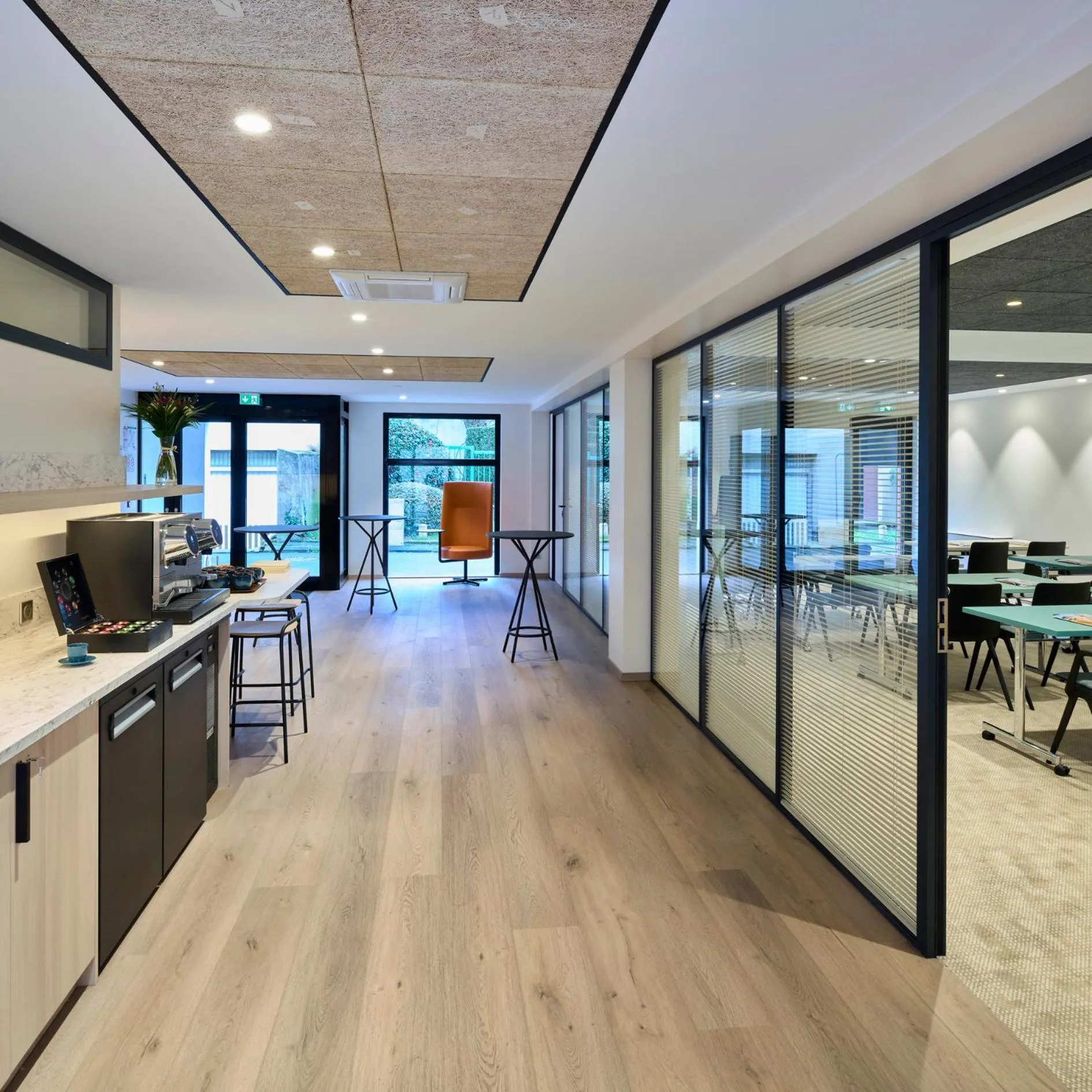 Meeting/conference room in Mercure Chartres Centre Cathedrale