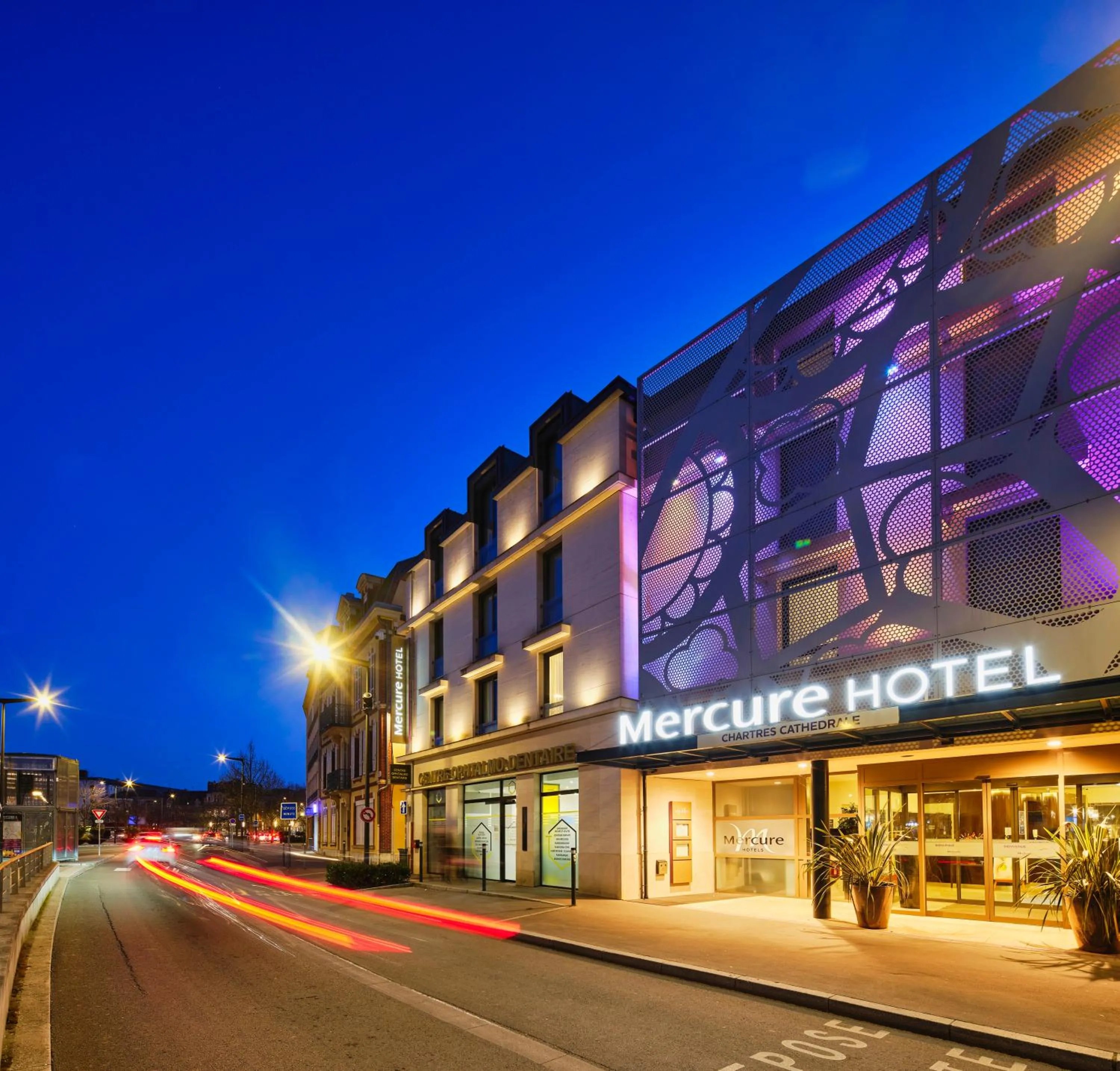 Property building in Mercure Chartres Centre Cathedrale