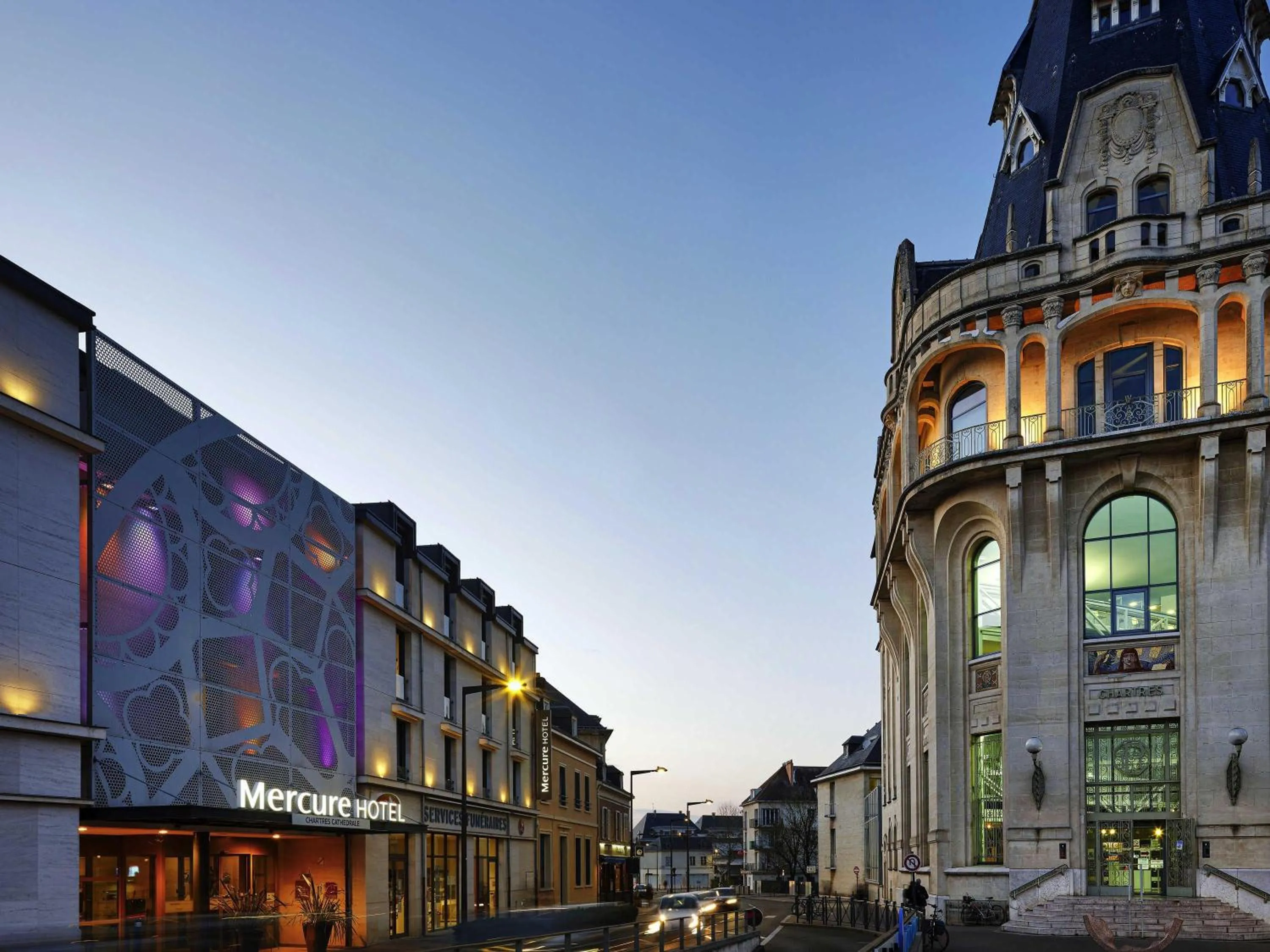 Property building in Mercure Chartres Centre Cathedrale