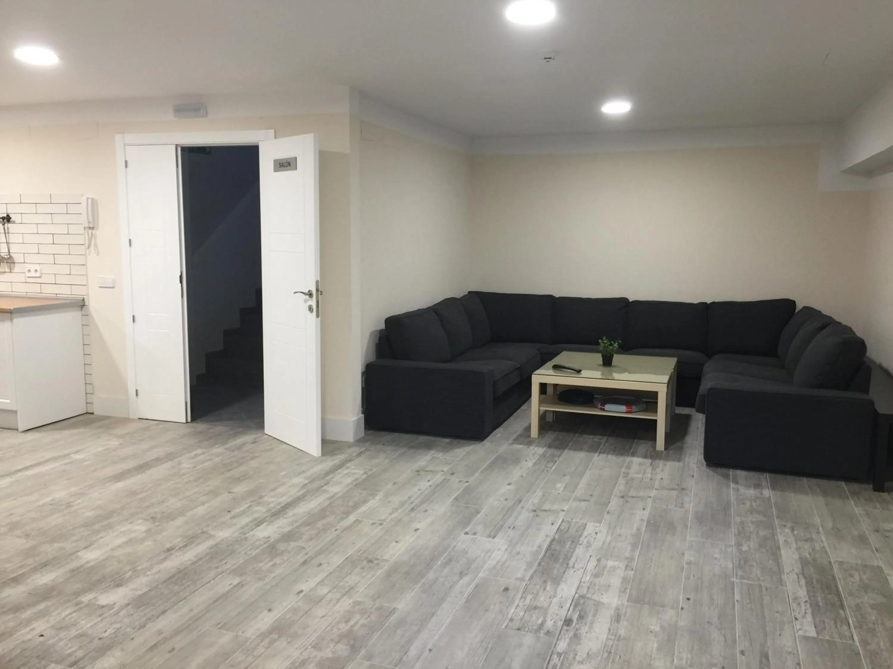 Communal lounge/ TV room in Casa Valsain