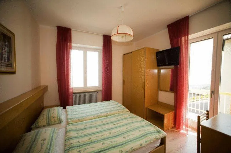 Photo of the whole room, Bed in Hotel Deva