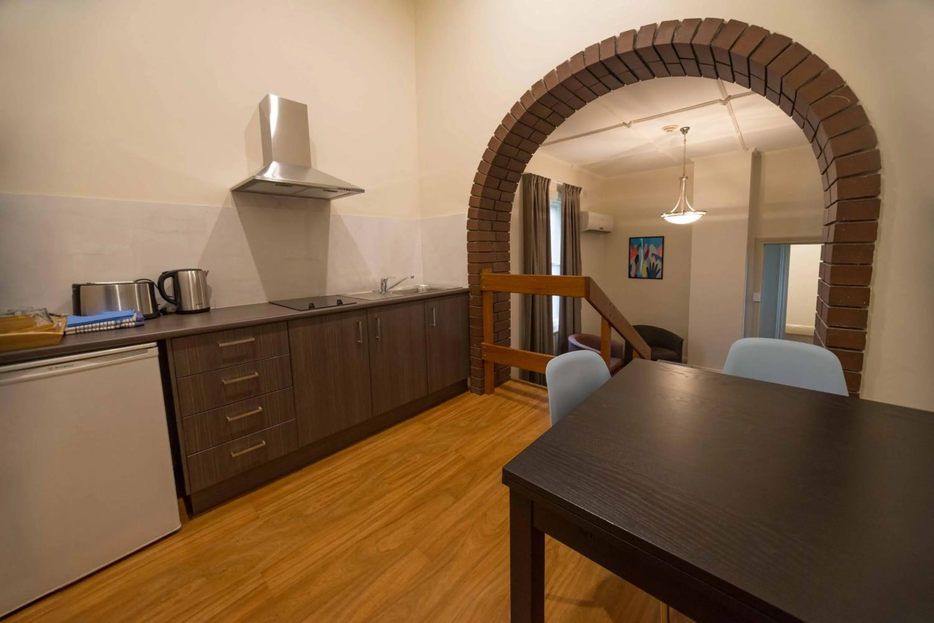 Kitchen or kitchenette in The Mile End Hotel