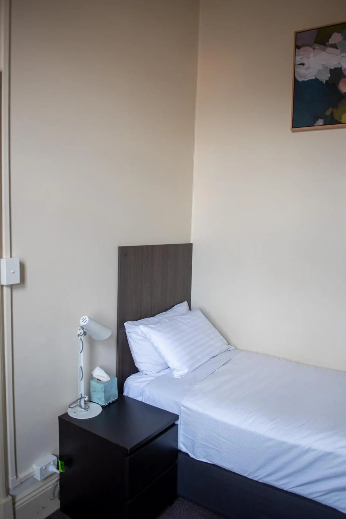 Bed in The Mile End Hotel