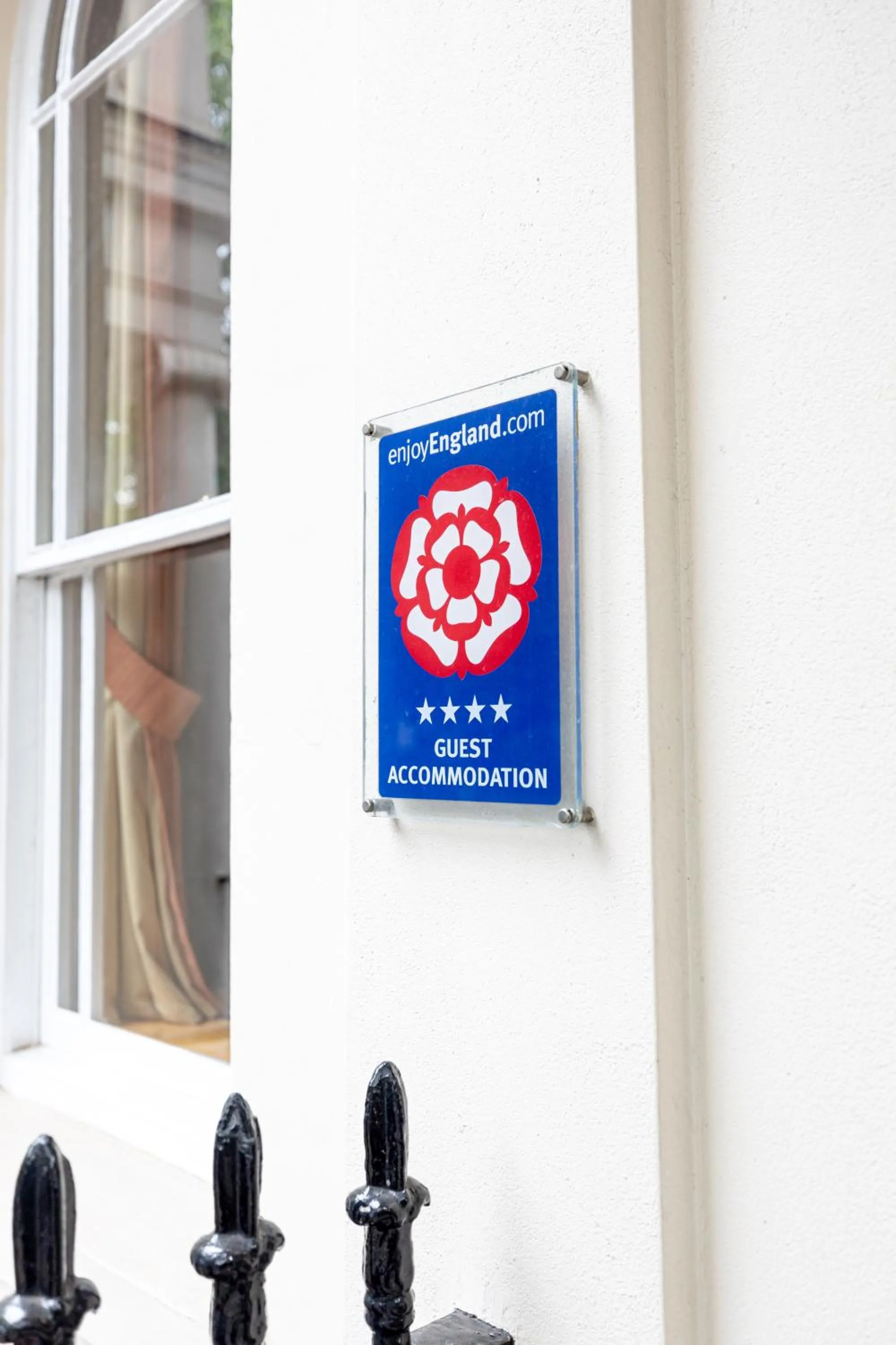 Facade/entrance in The Nayland Hotel
