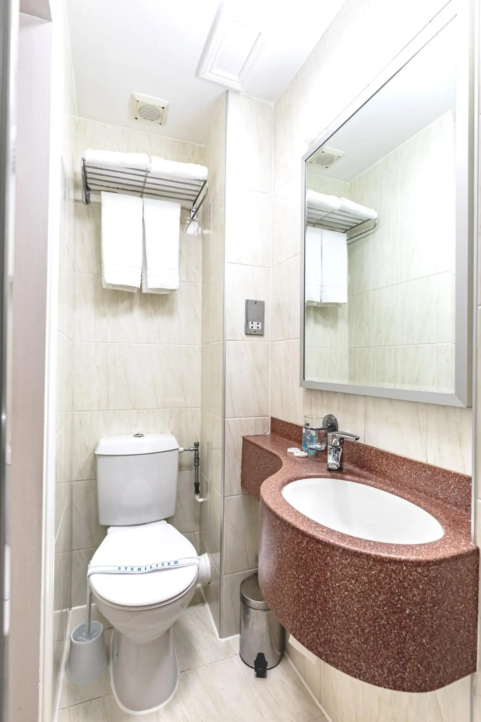 Twin Room in The Nayland Hotel Twin Room in The Nayland Hotel