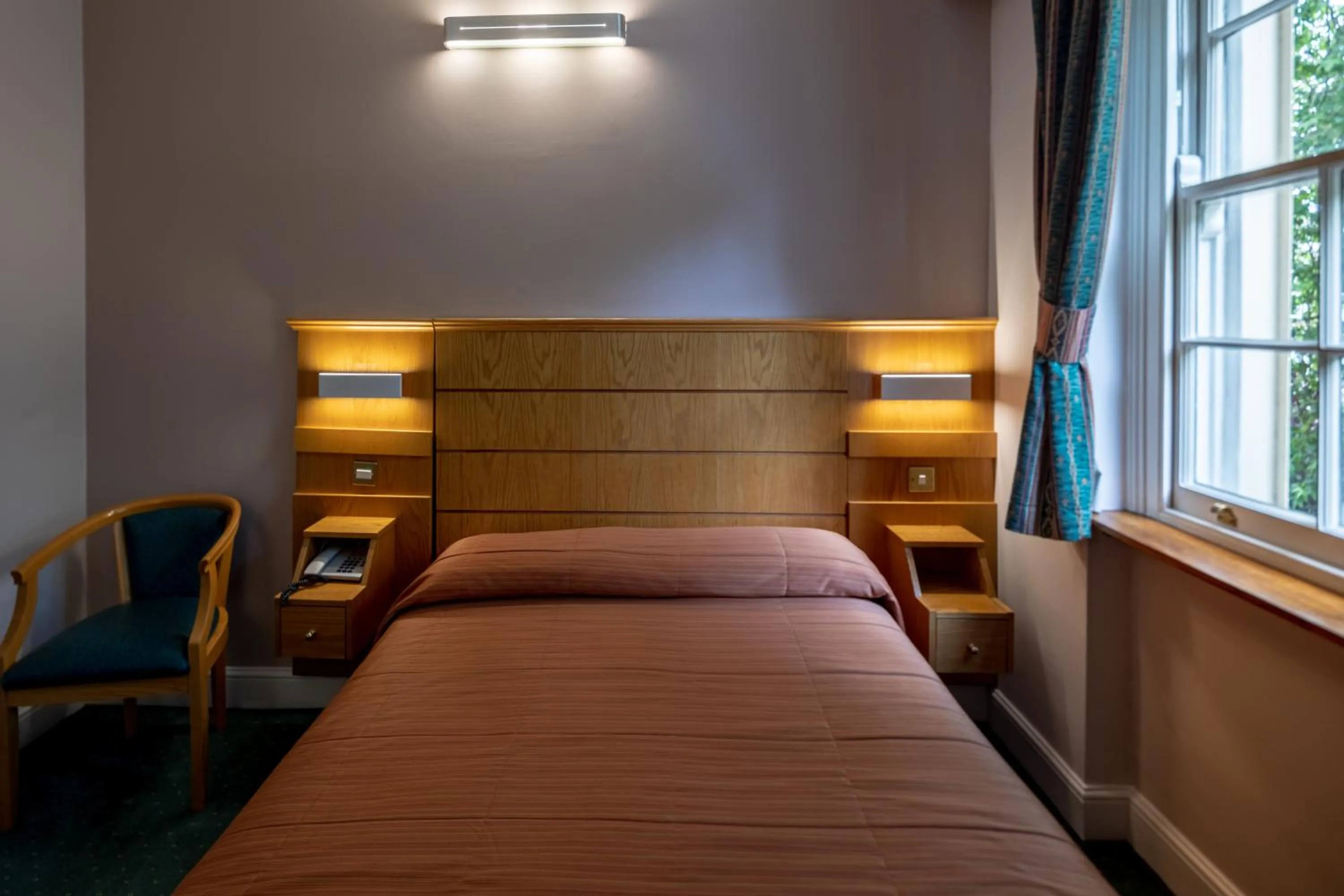 Bed in The Nayland Hotel