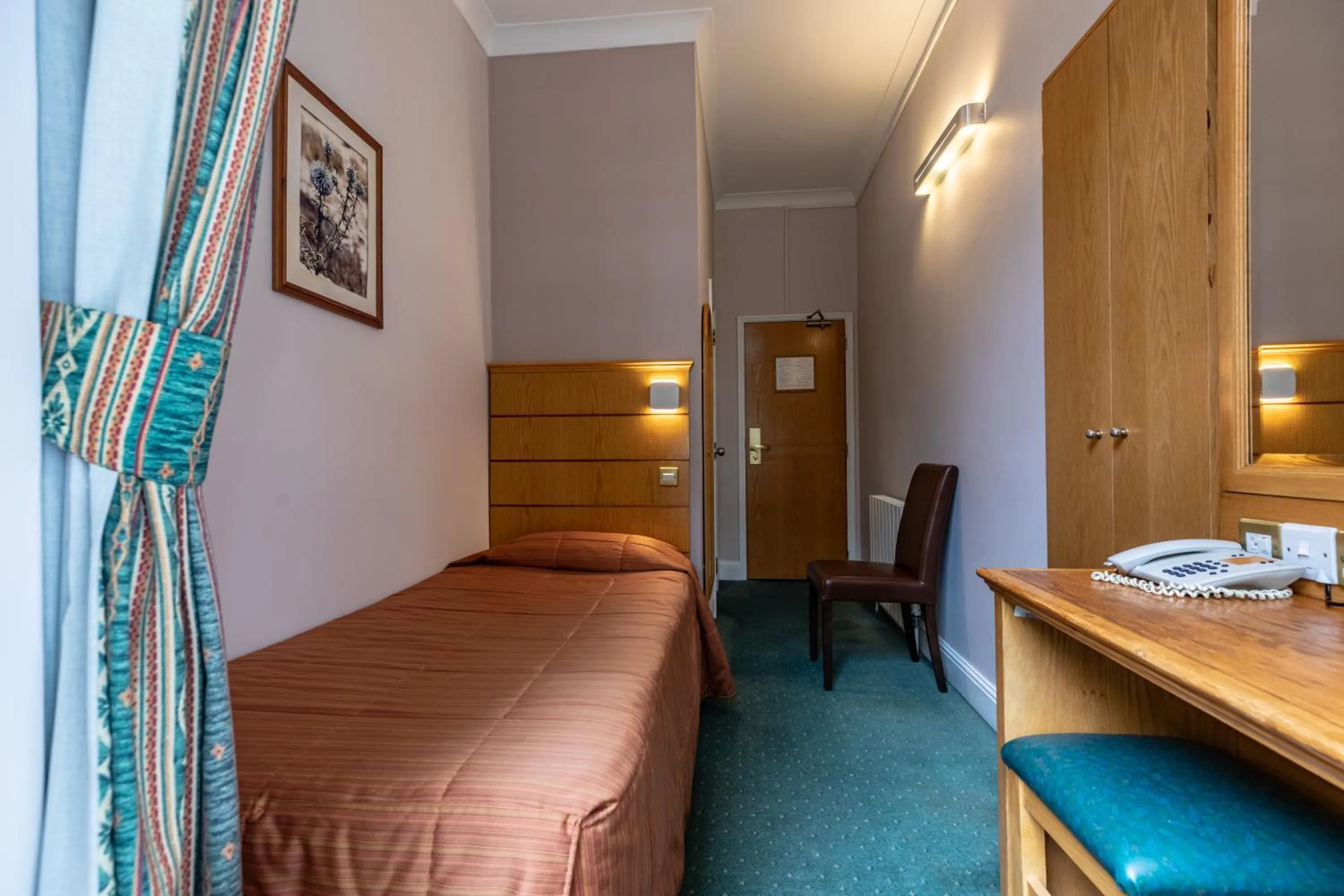 Bed in The Nayland Hotel