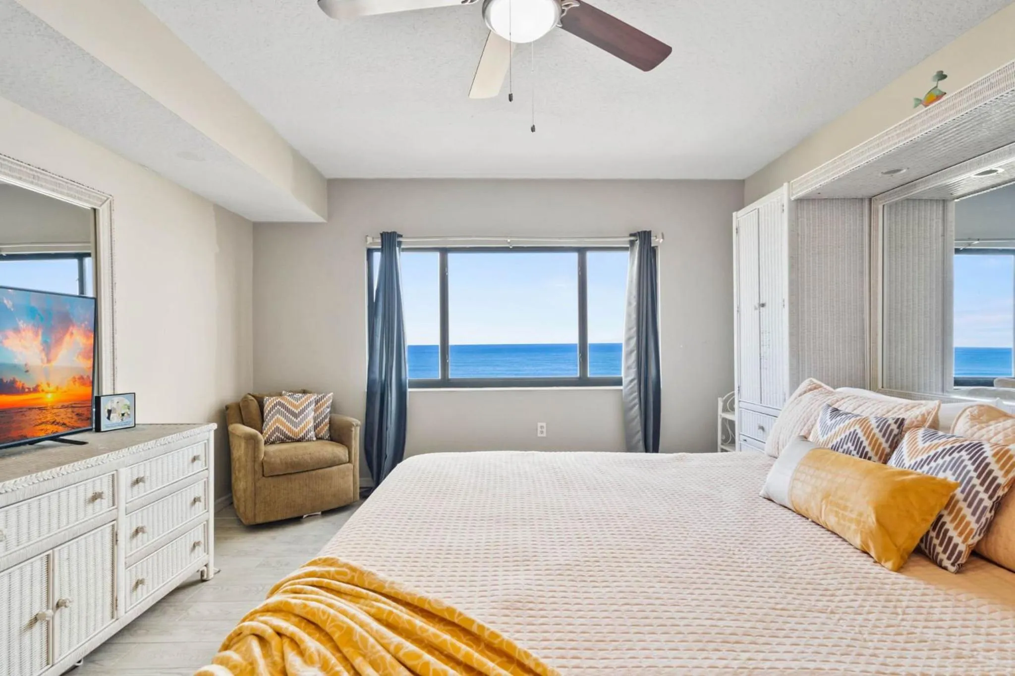 Other, Bed in Sandcastles 103