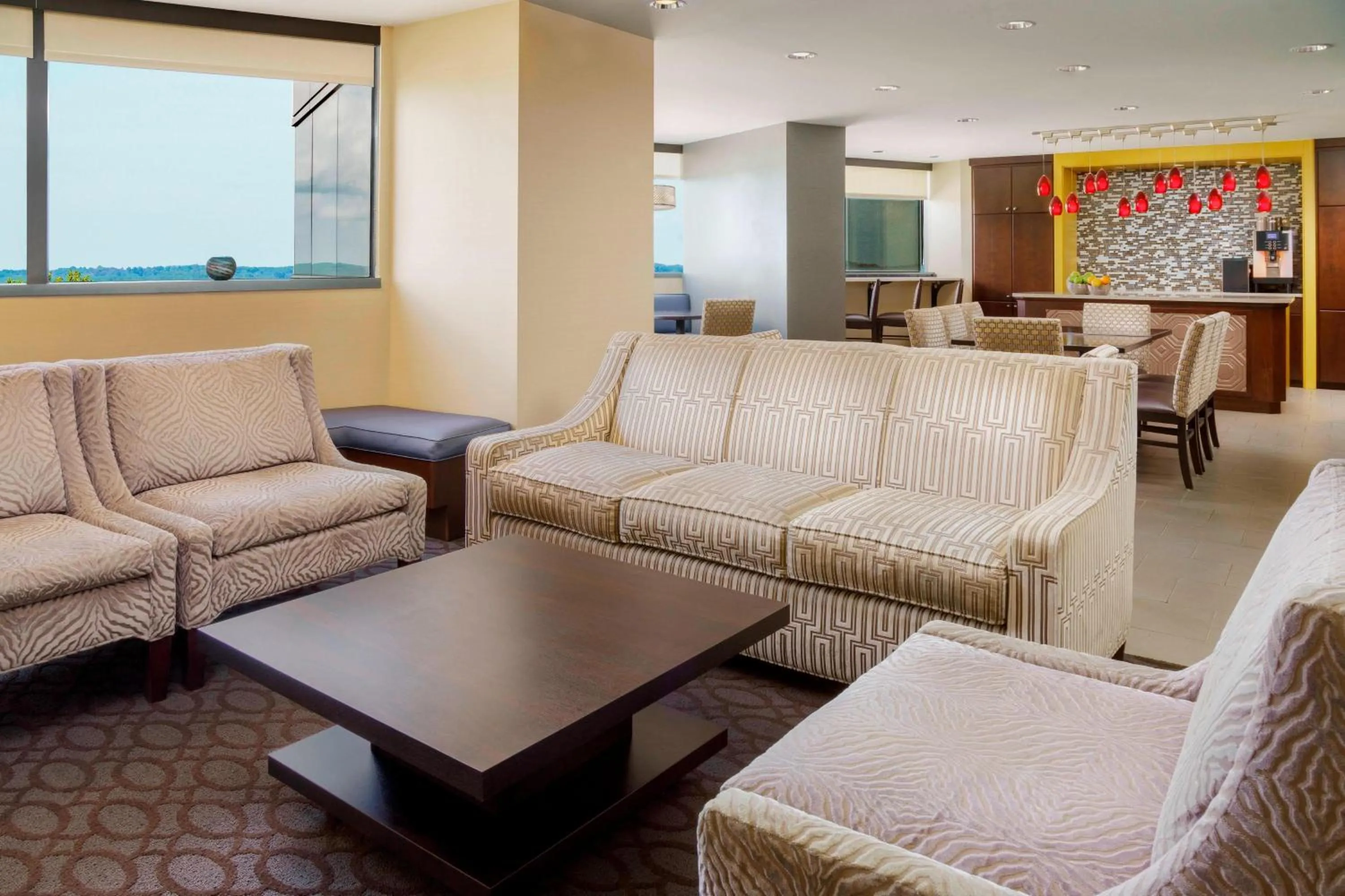 Lounge or bar in Sheraton Baltimore North