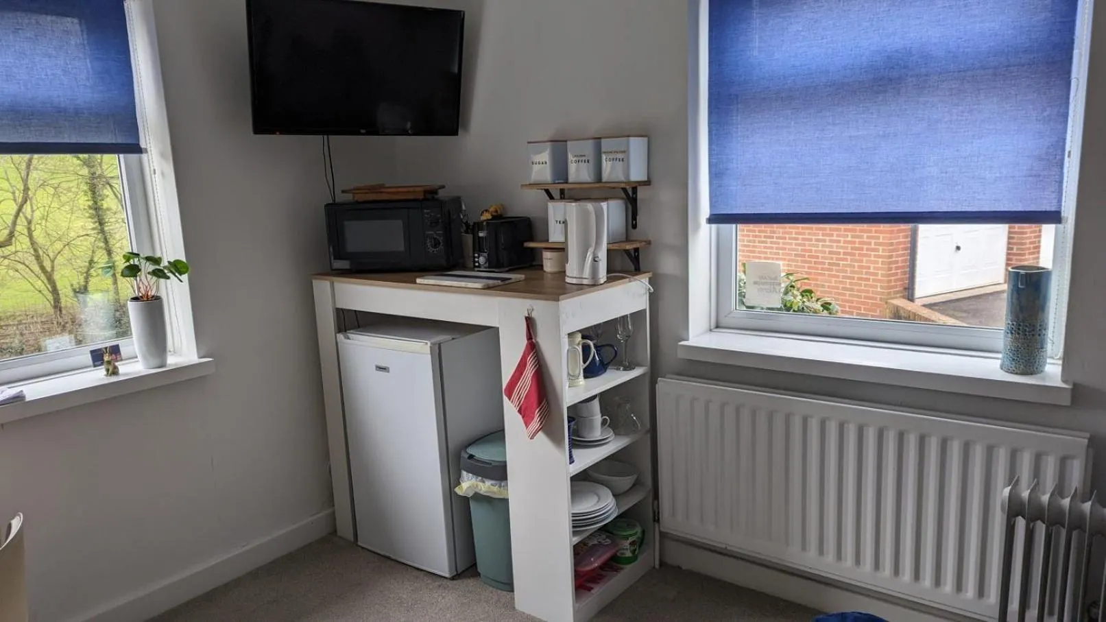 Hazler Lodge guest house