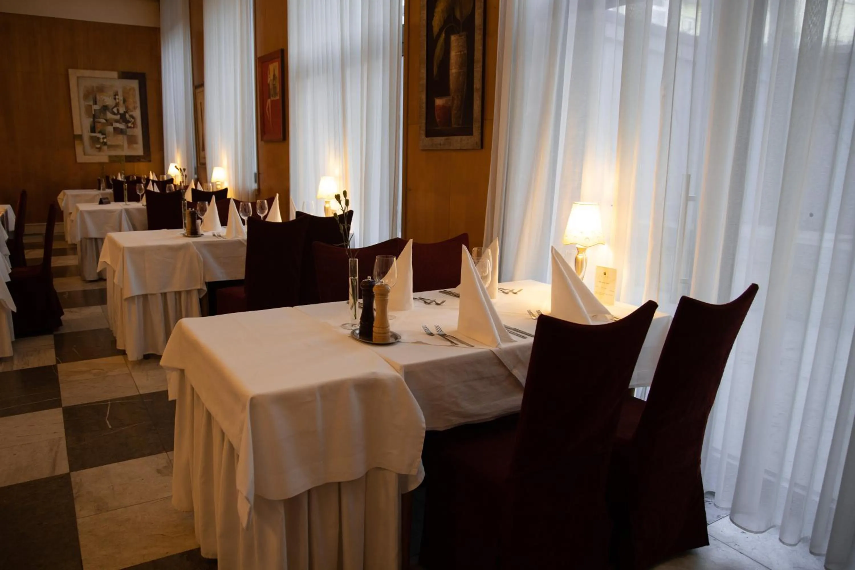 Restaurant/places to eat in Hotel Polana