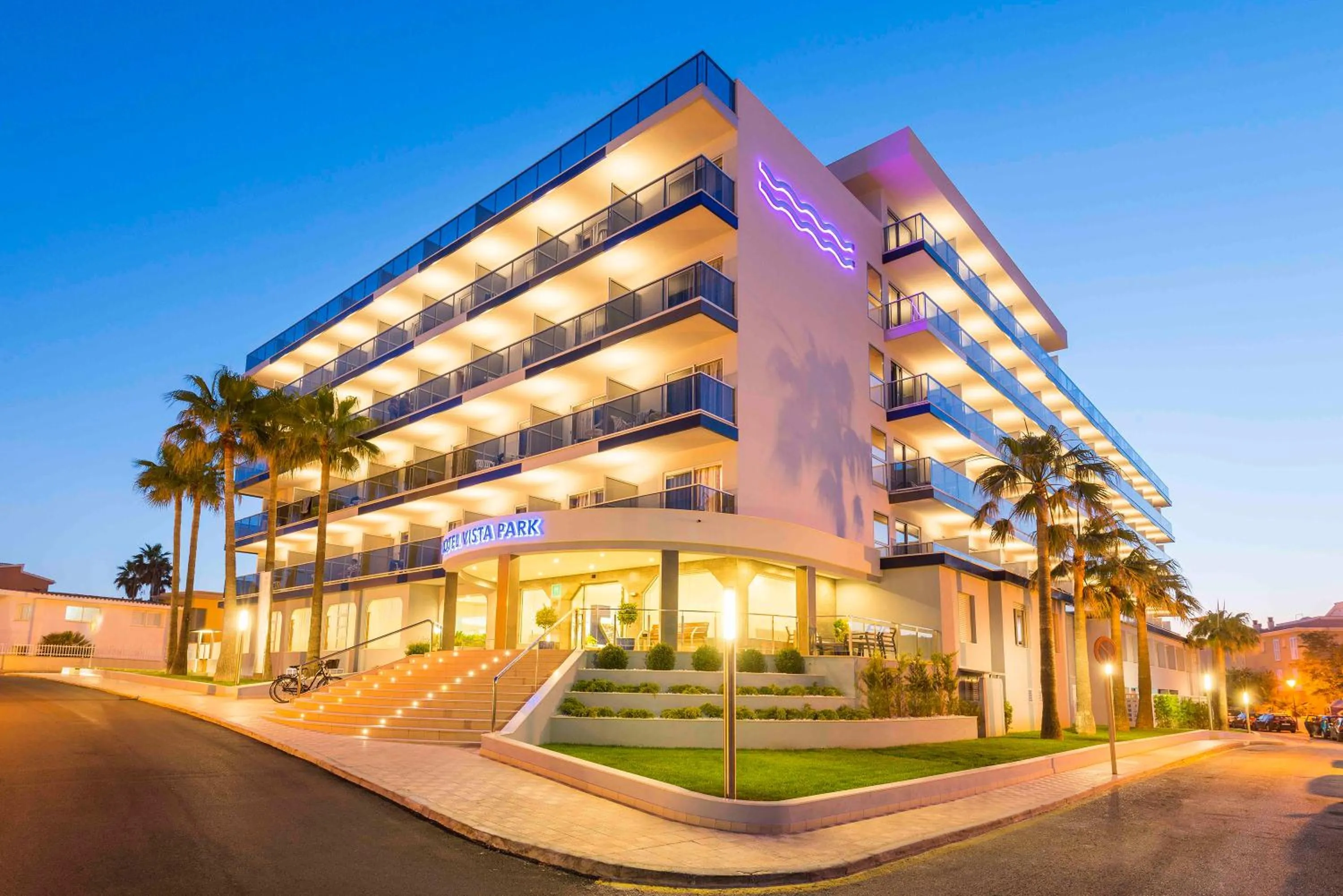 Facade/entrance in Hotel Vista Park