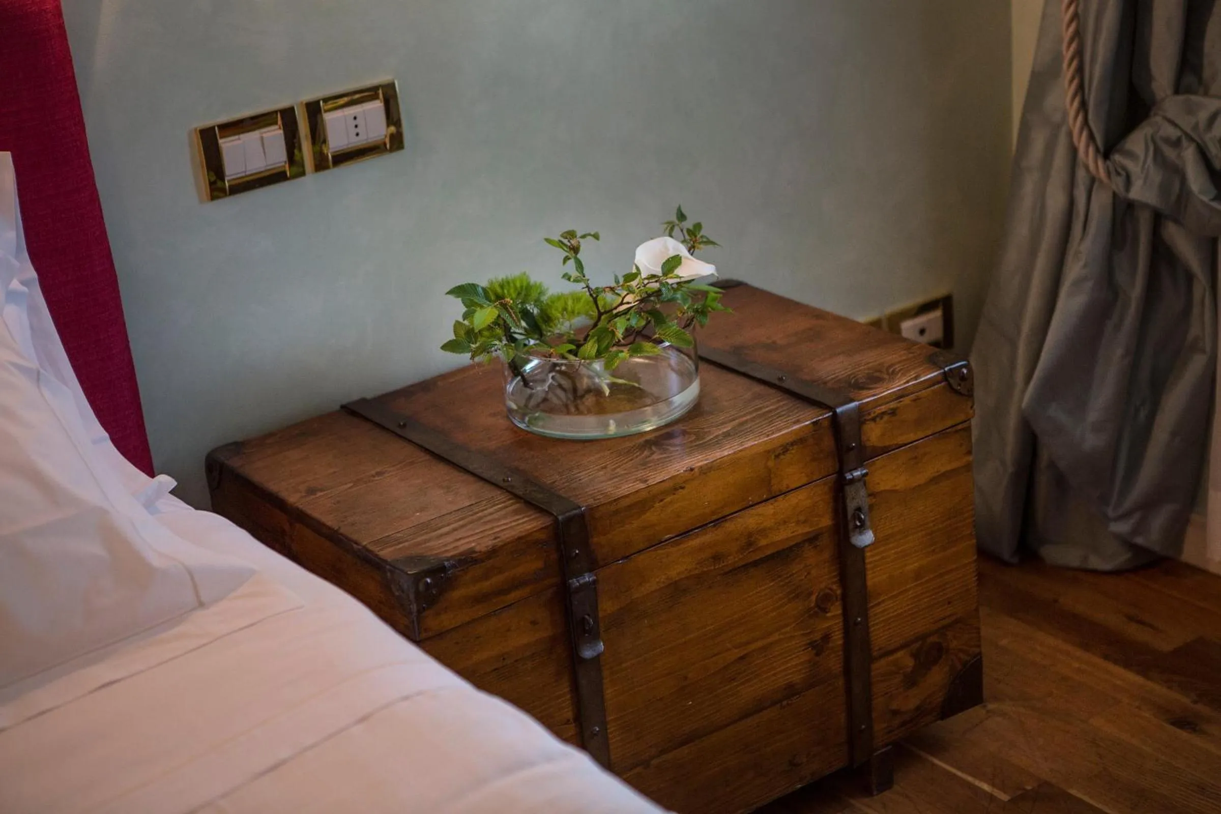 Decorative detail, Bed in Regina Adelaide Hotel & SPA