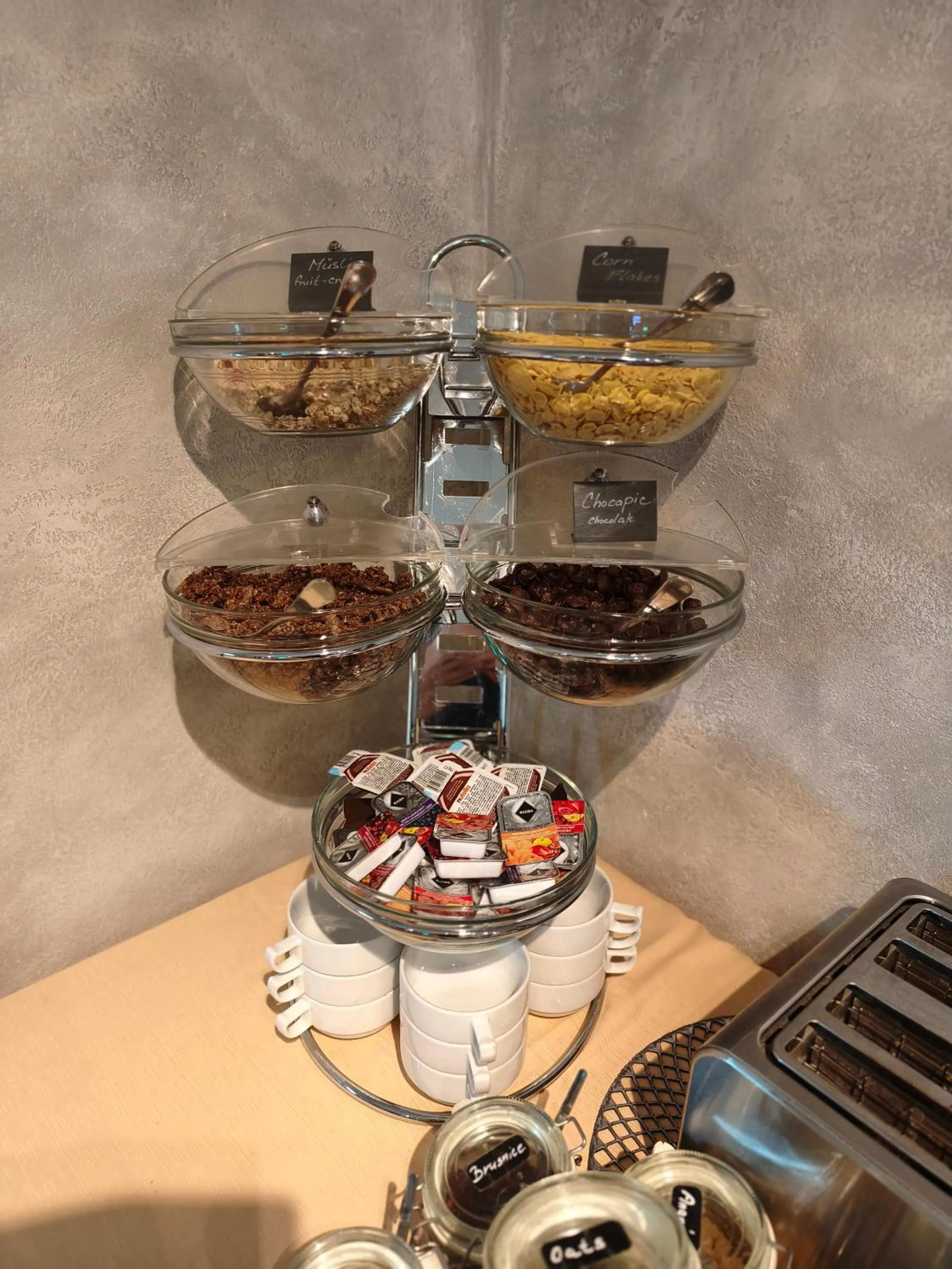 Breakfast in Felicity Garni Hotel