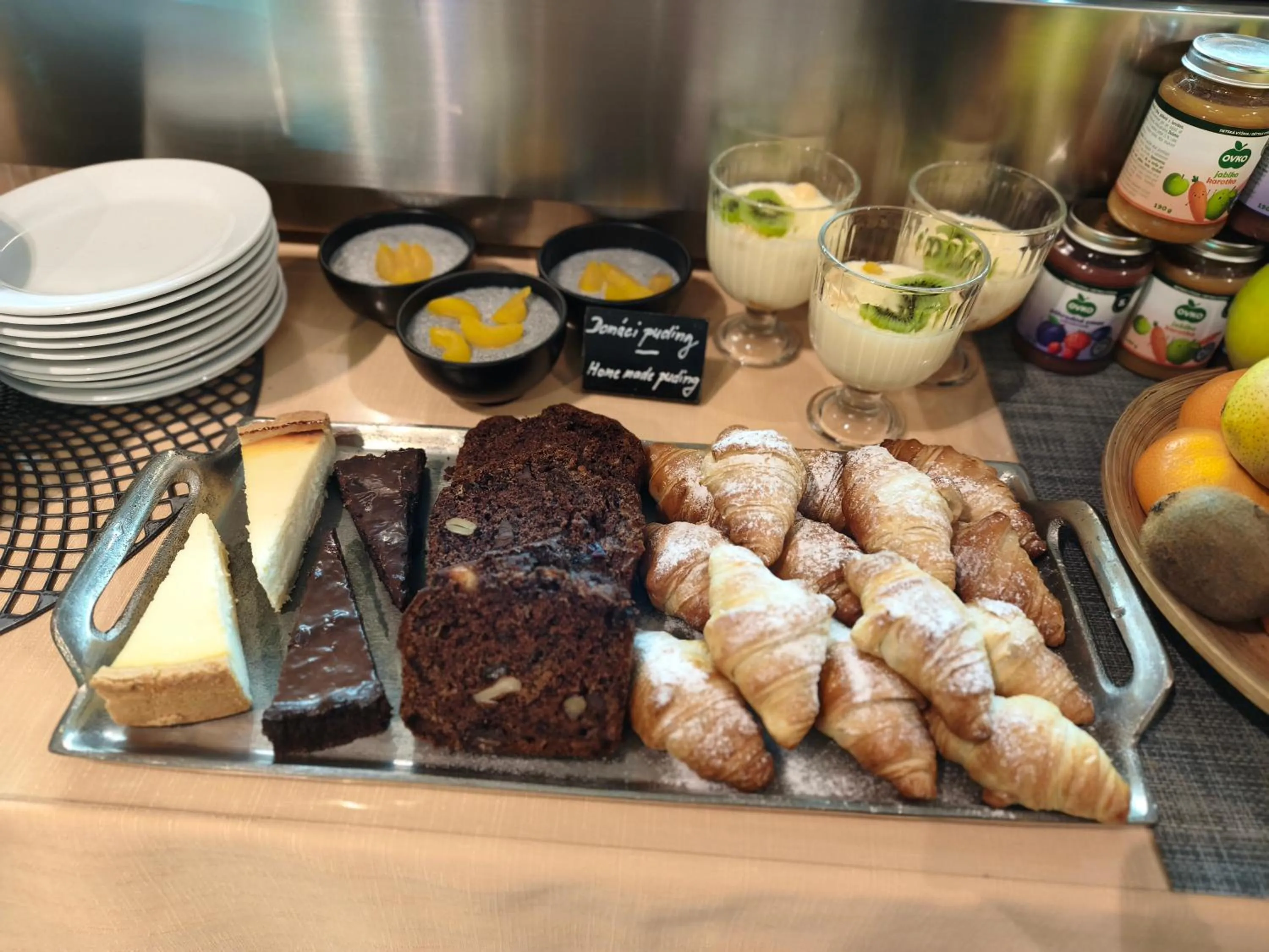 Breakfast in Felicity Garni Hotel