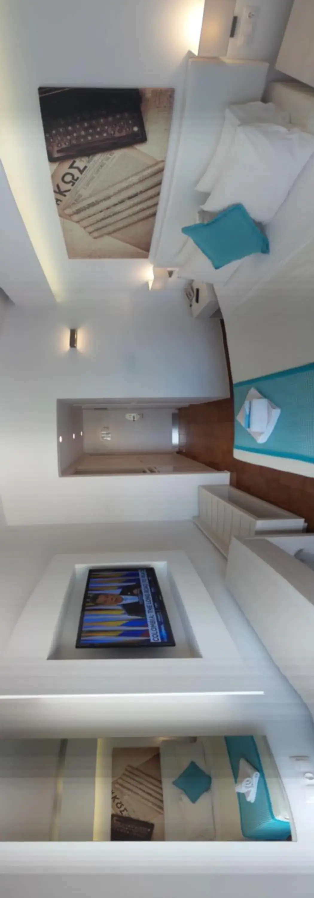 Triple Room in Cosmopolitan Hotel Triple Room in Cosmopolitan Hotel