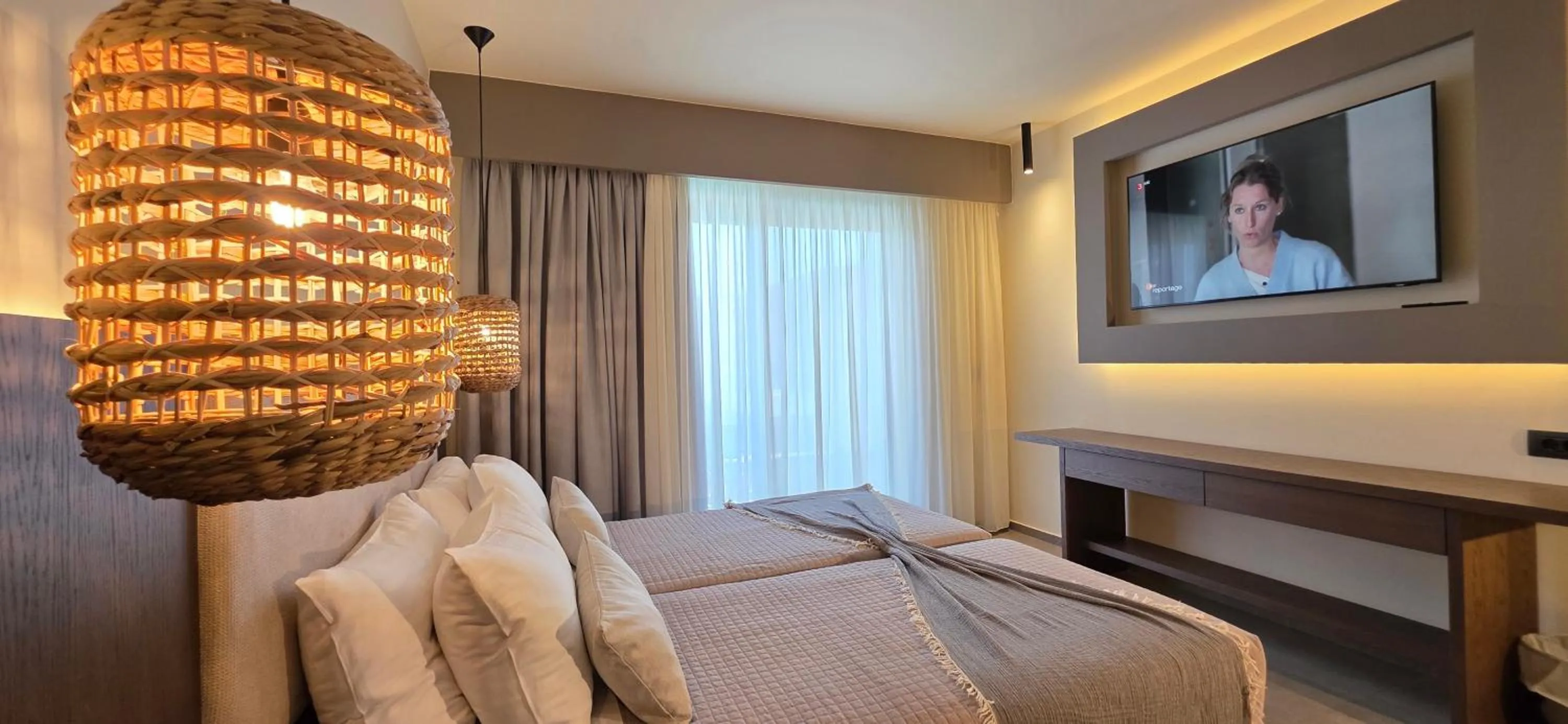 Bed in Cosmopolitan Hotel