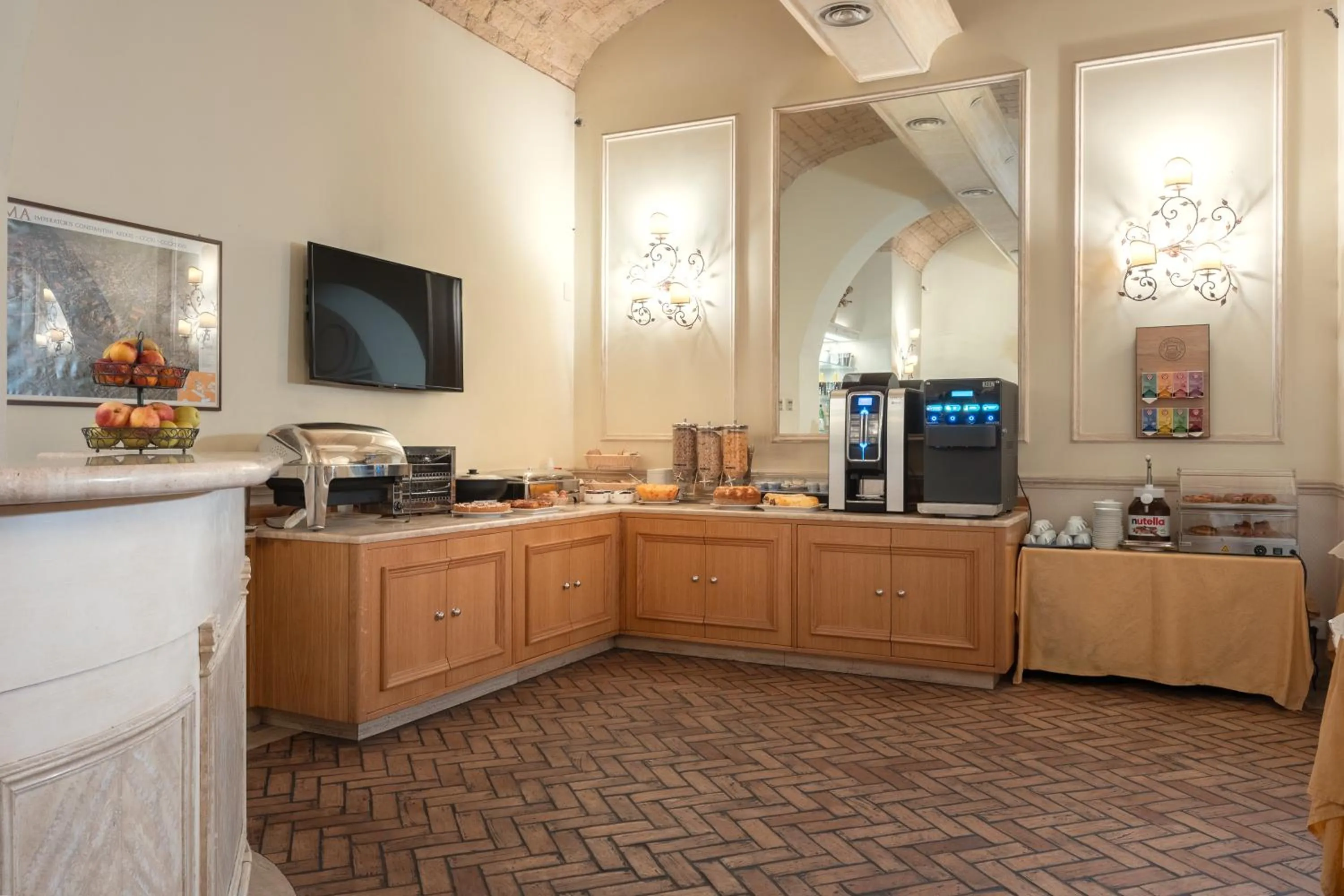 Restaurant/places to eat in Hotel Flavia