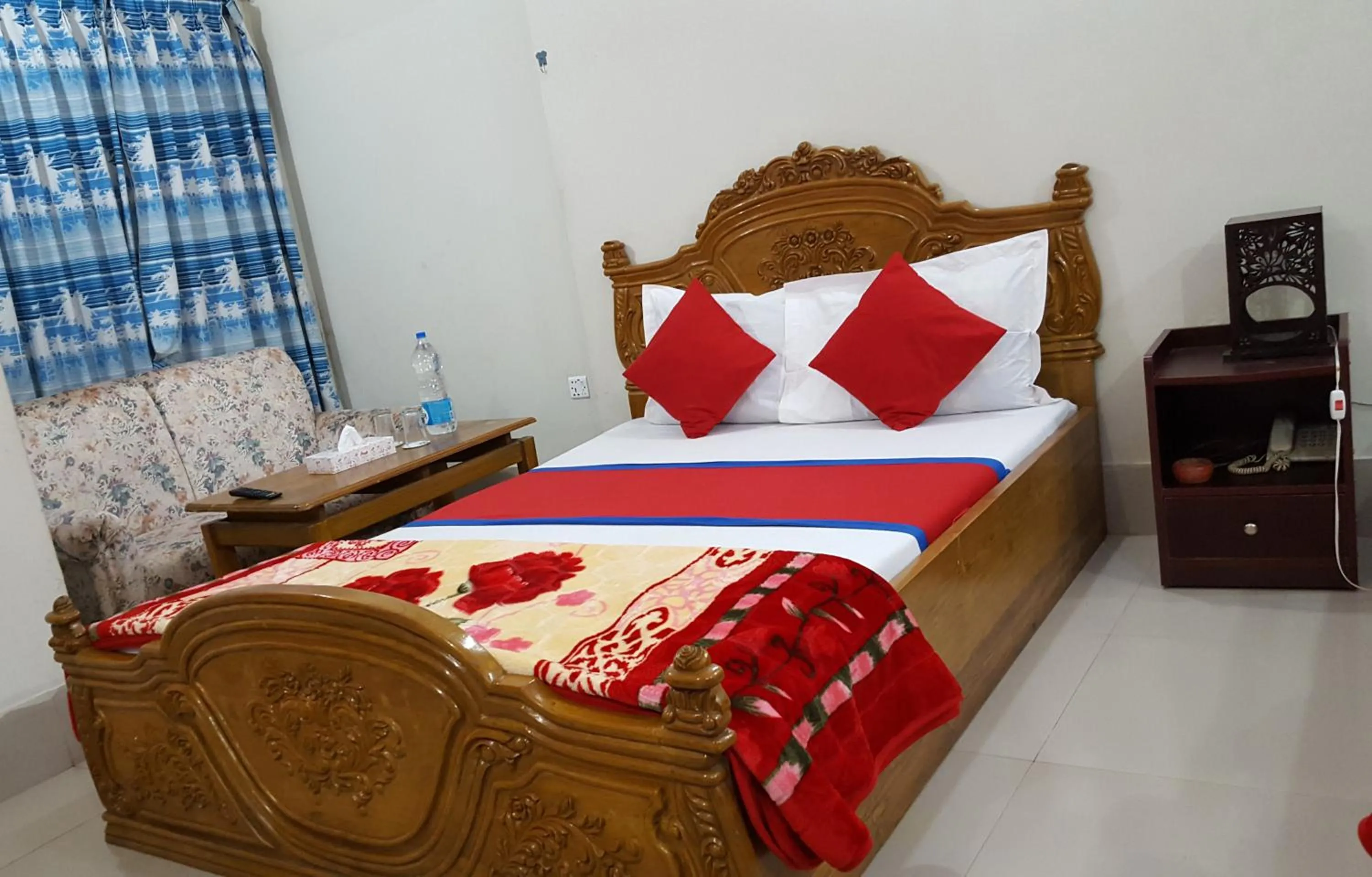 Bed in Hotel Hill View