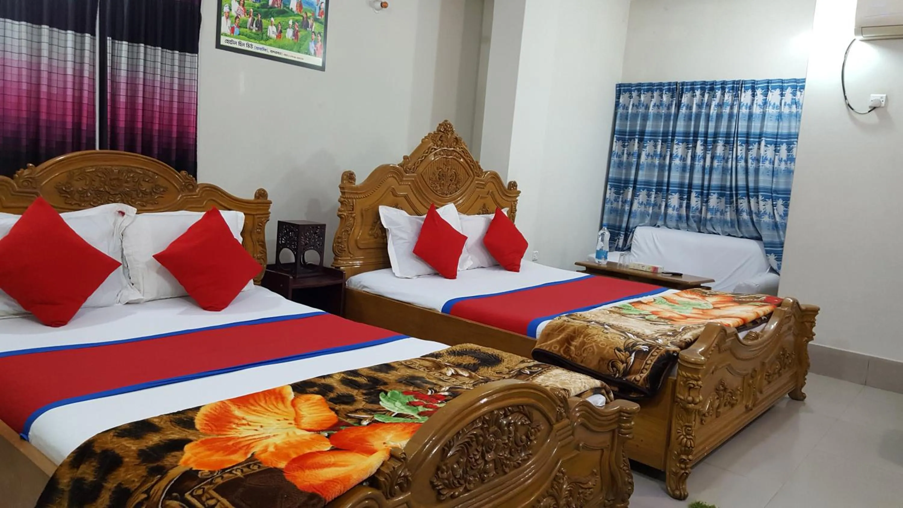 Bed in Hotel Hill View
