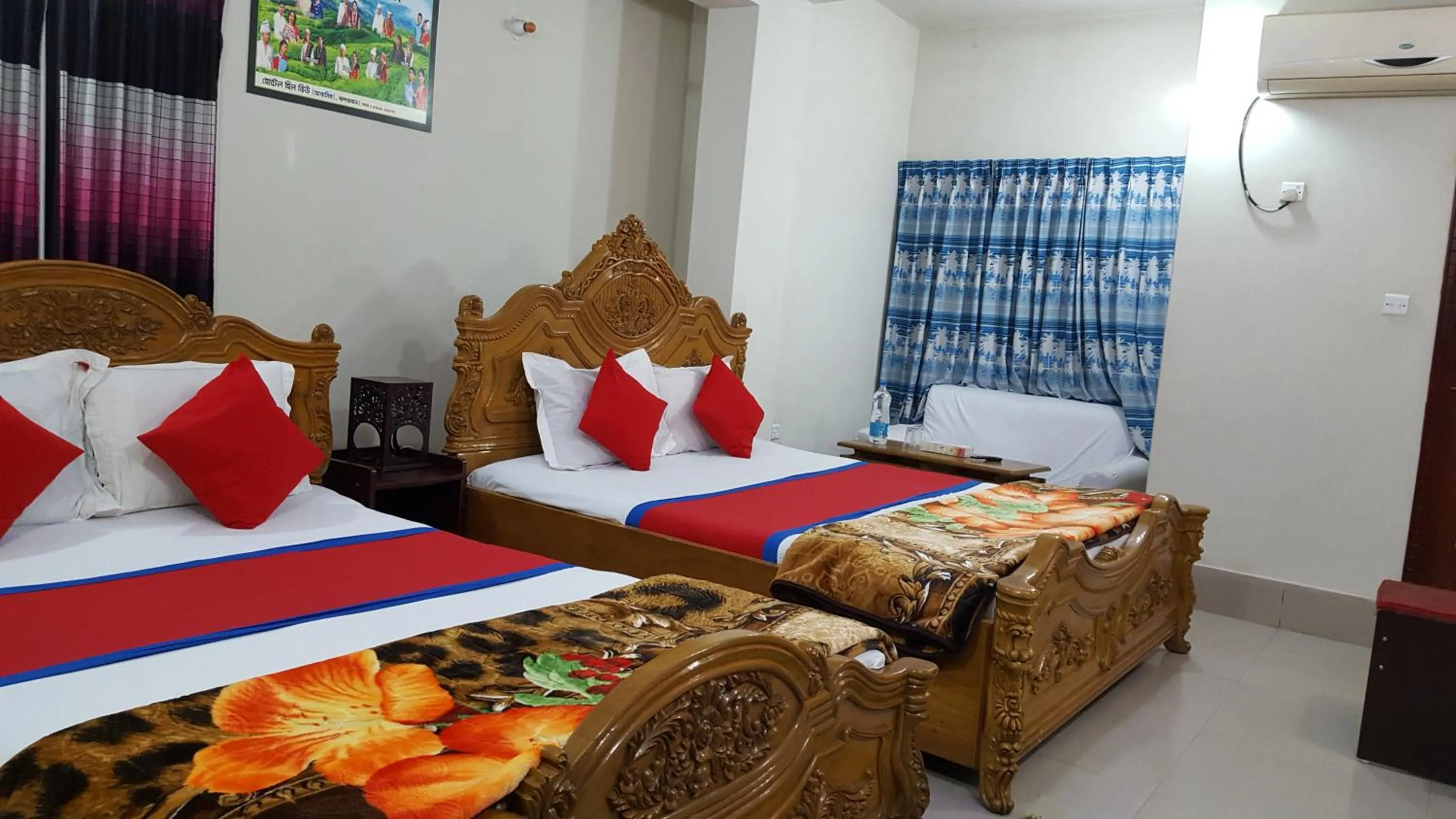Bed in Hotel Hill View