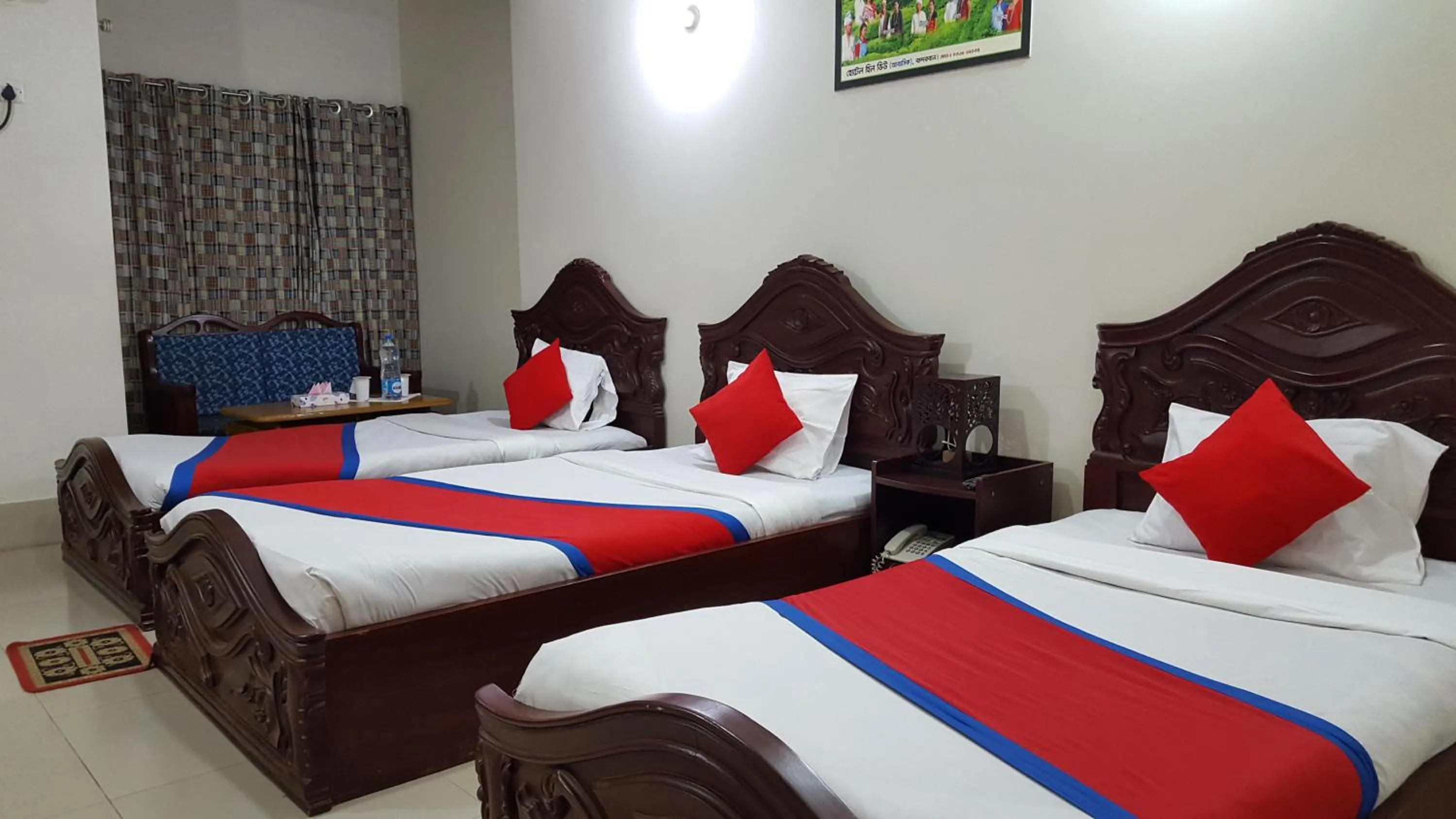 Bed in Hotel Hill View