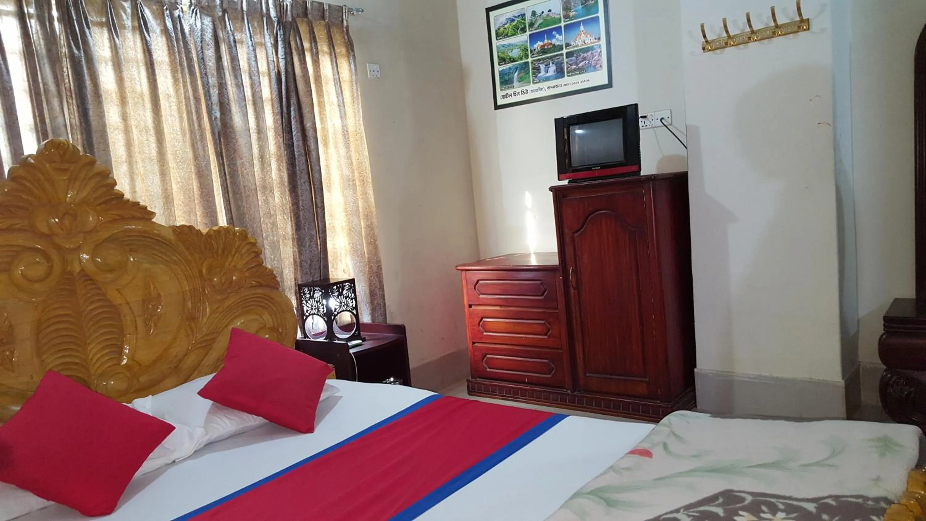 Bed in Hotel Hill View