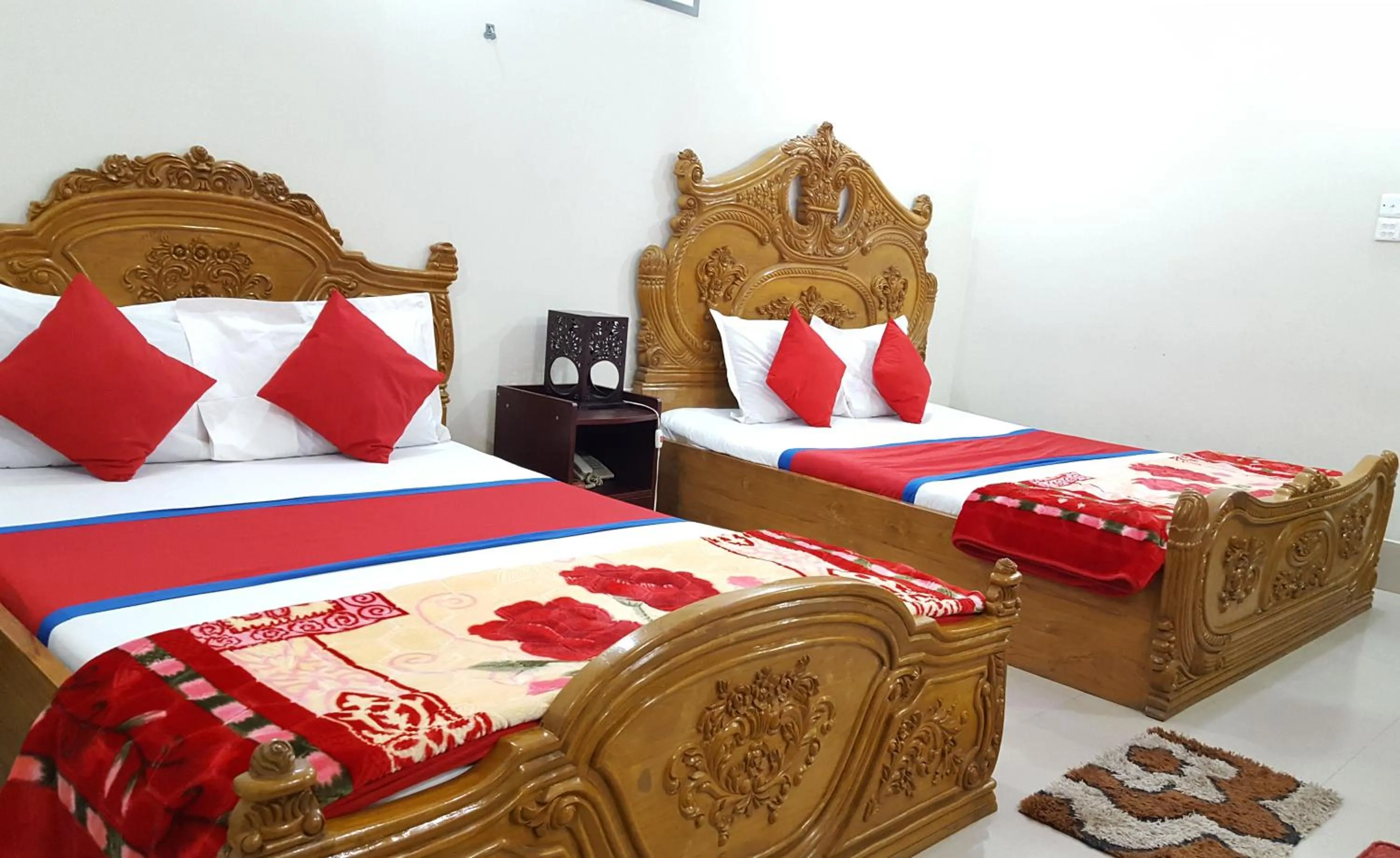 Bed in Hotel Hill View