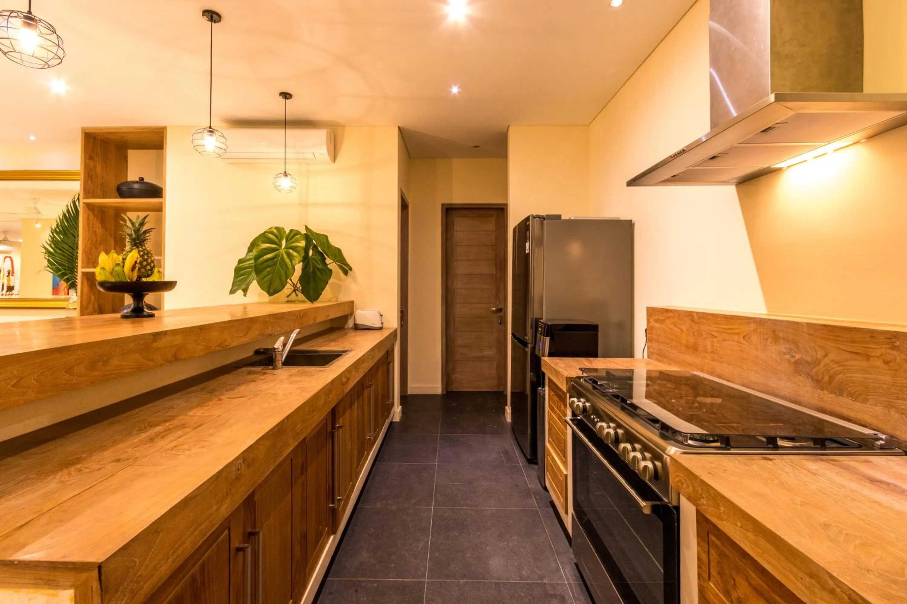 Kitchen or kitchenette in Villa Seriska Jimbaran