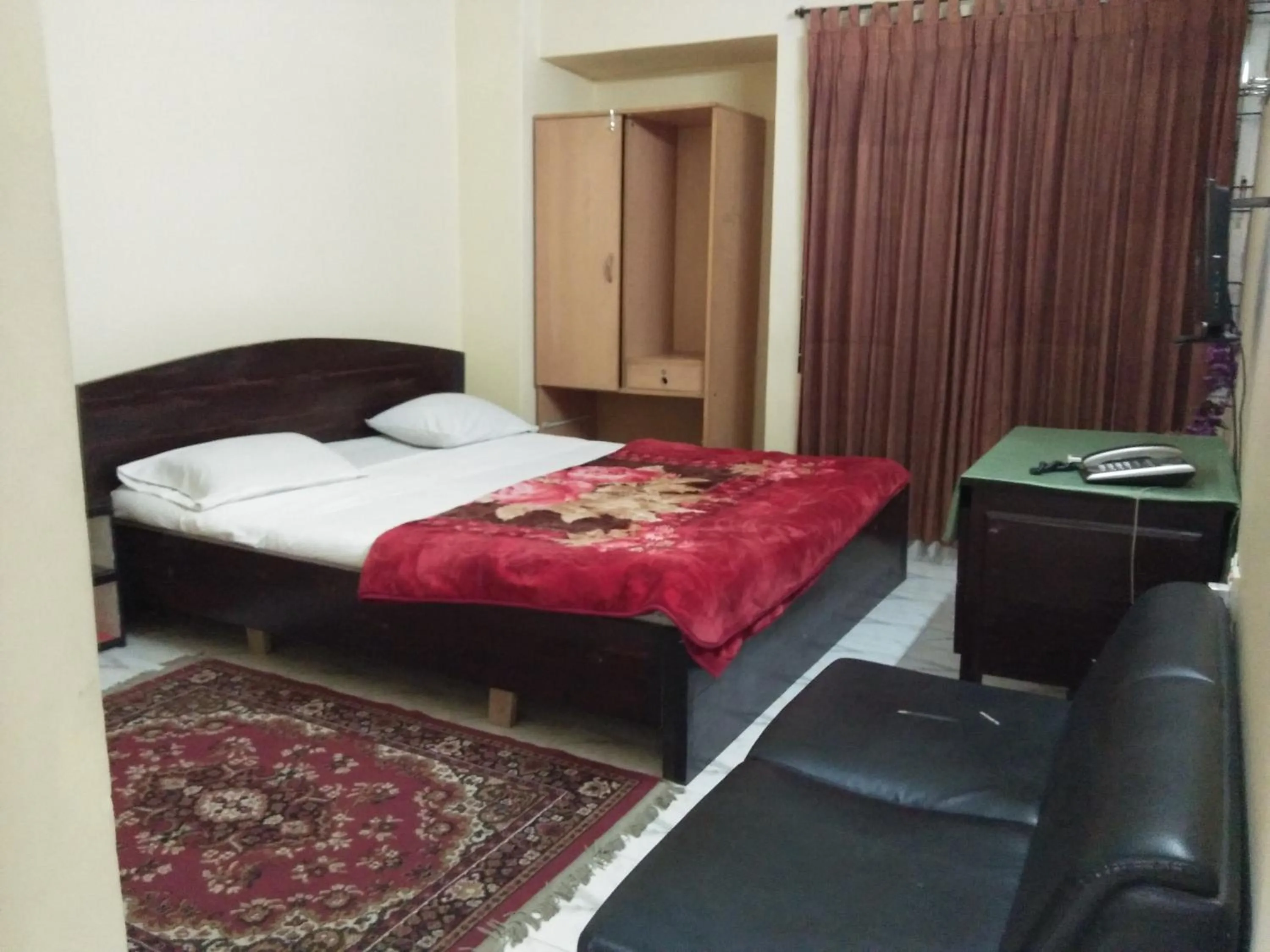 Bed in Hotel Plaza