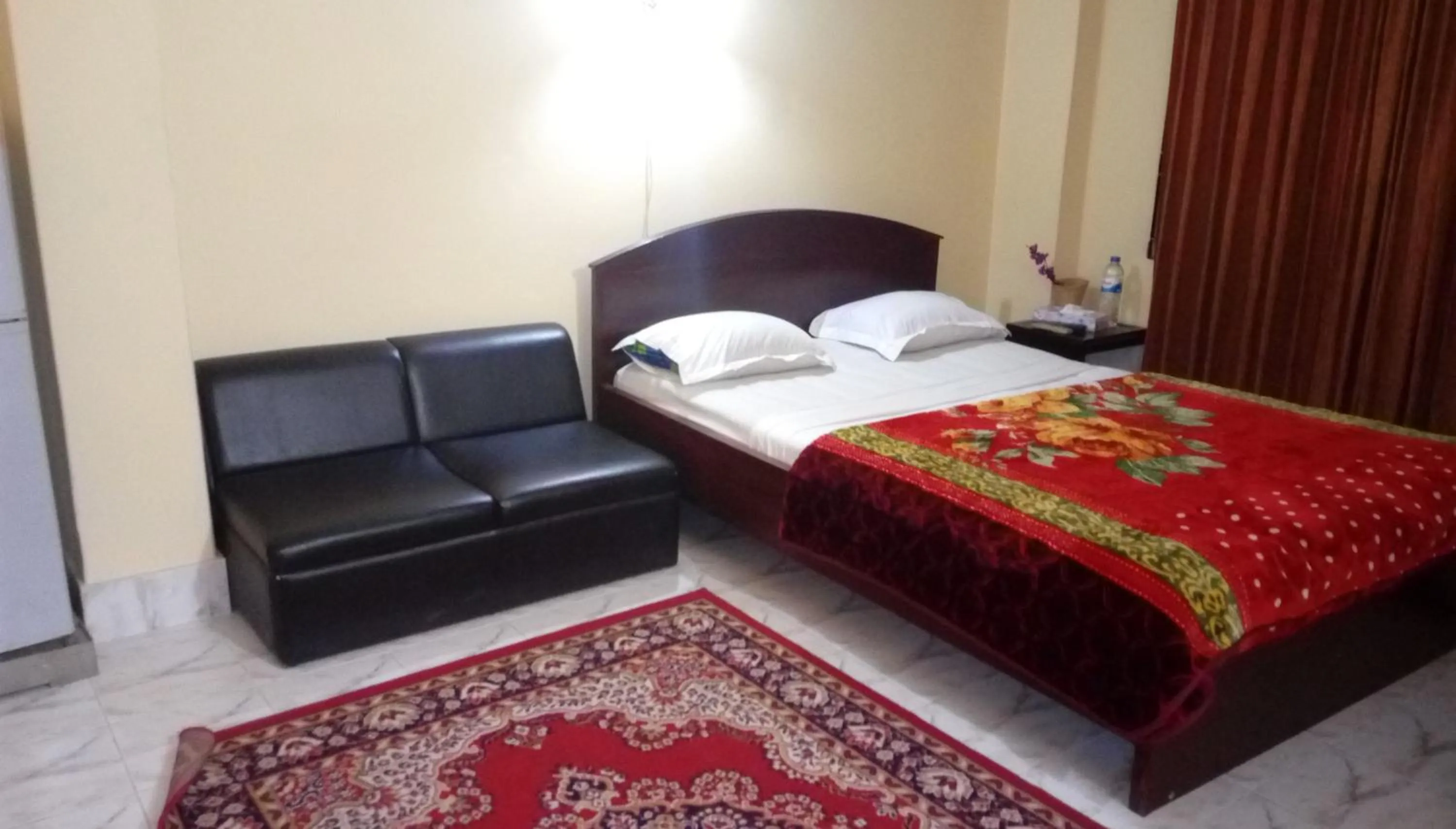Bed in Hotel Plaza