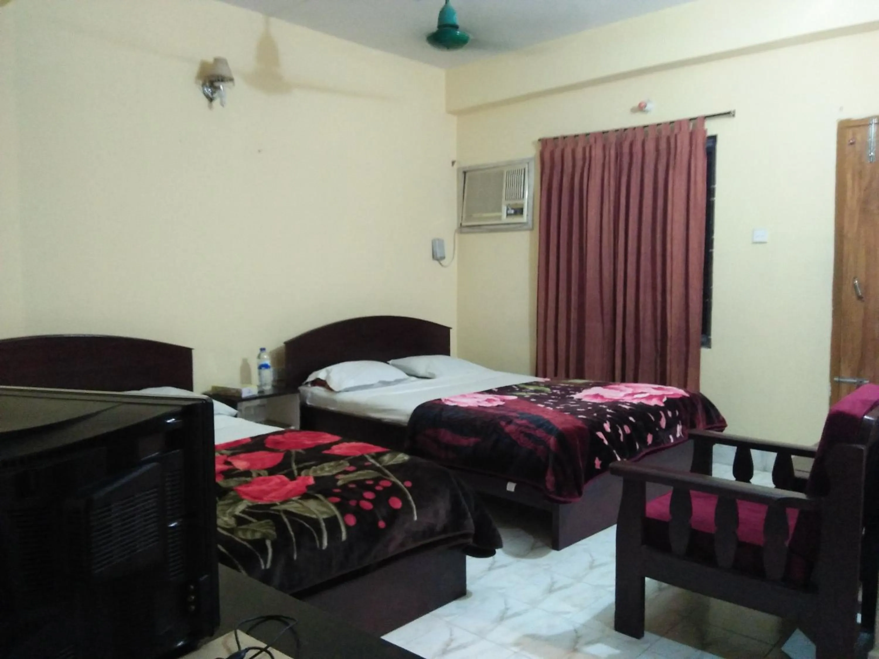 Bed in Hotel Plaza