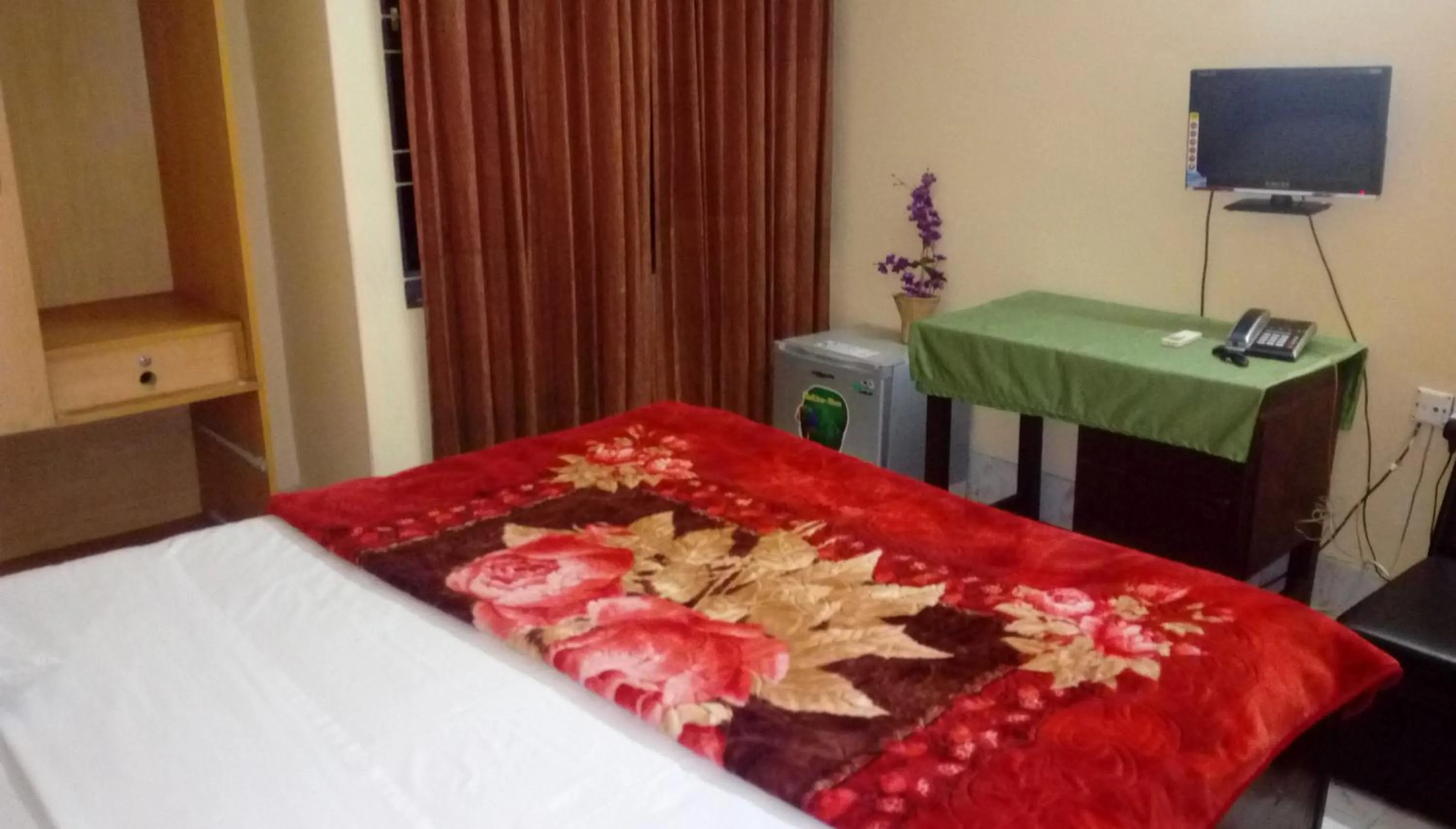 Bed in Hotel Plaza