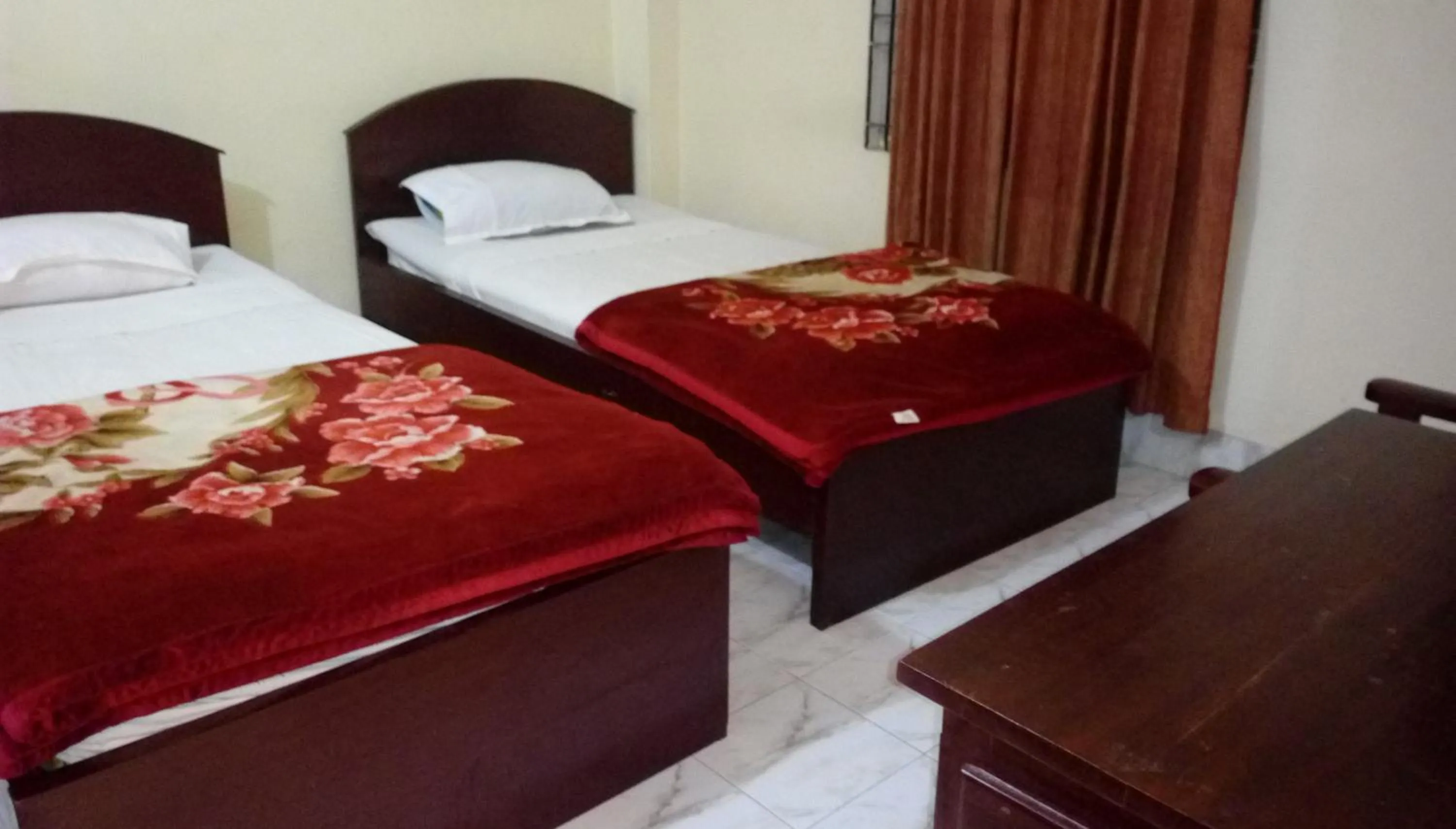 Bed in Hotel Plaza