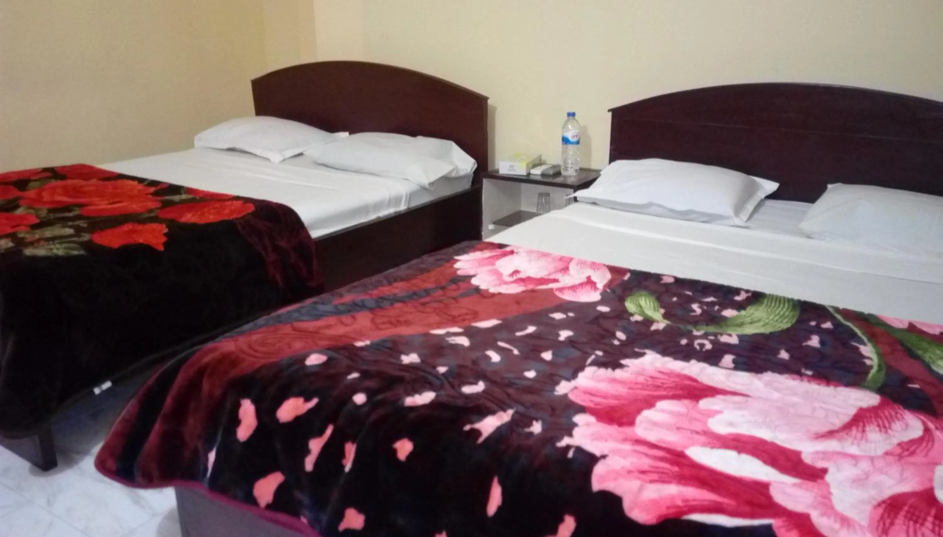 Bed in Hotel Plaza