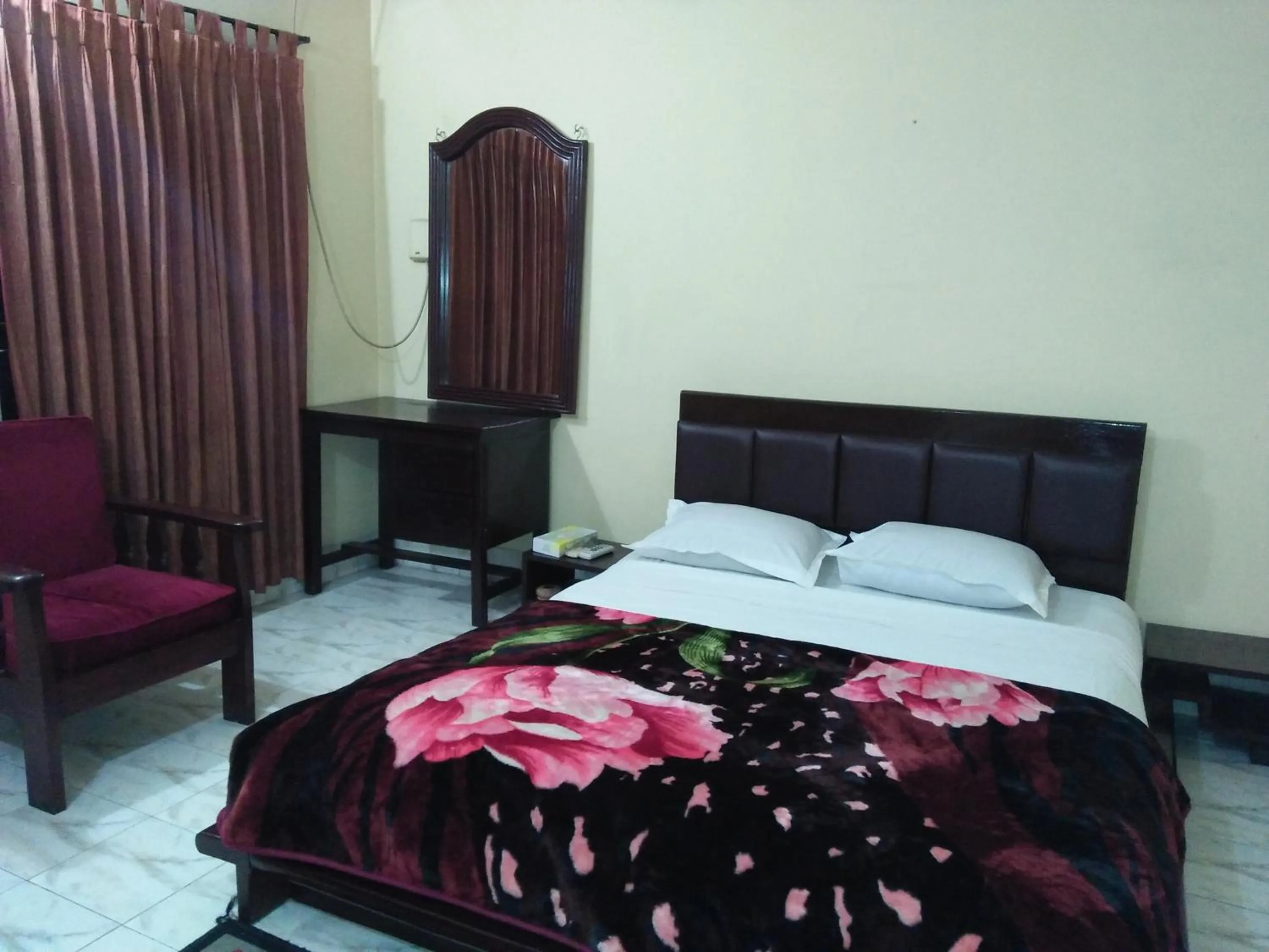 Bed in Hotel Plaza