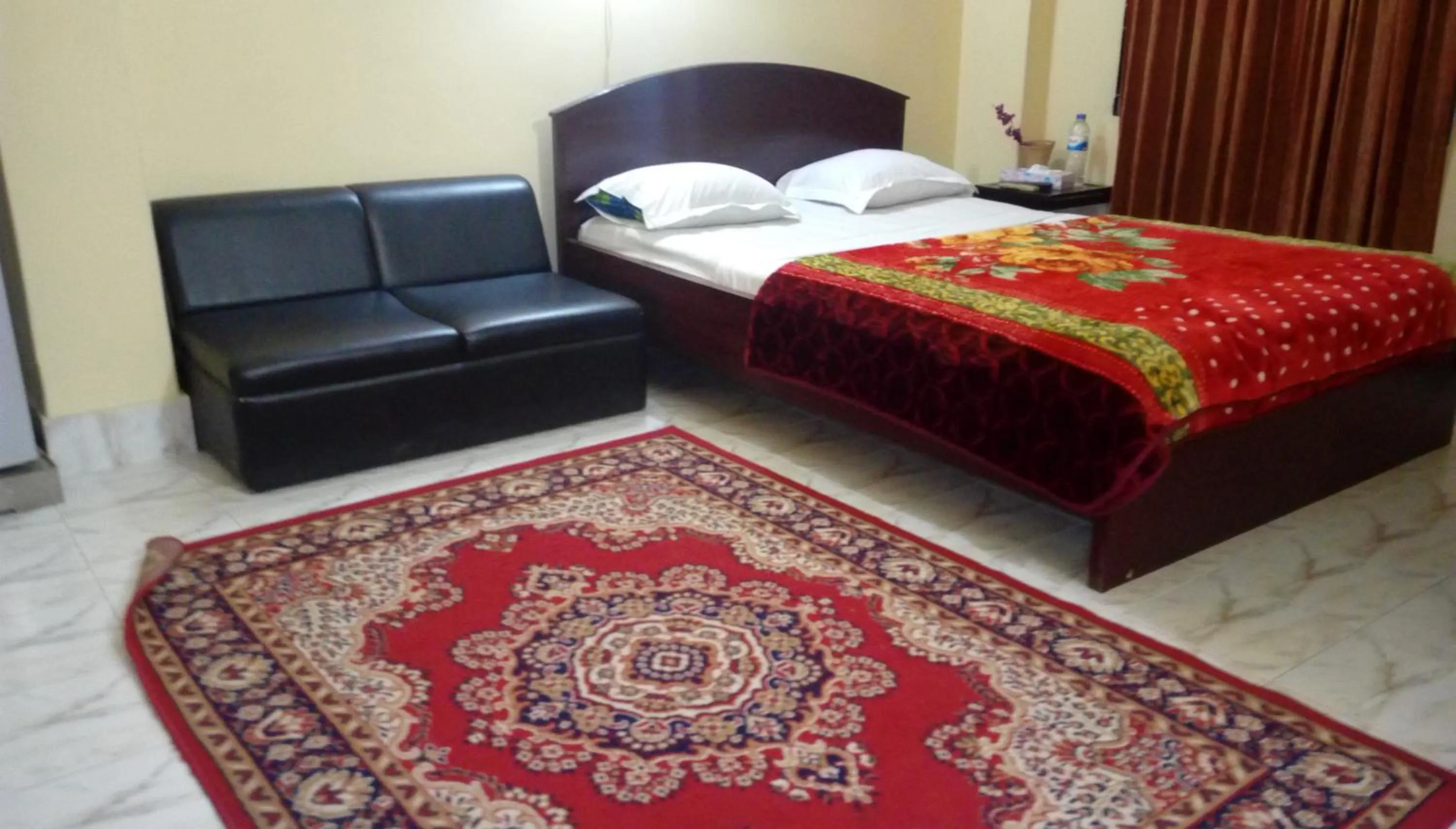 Bed in Hotel Plaza