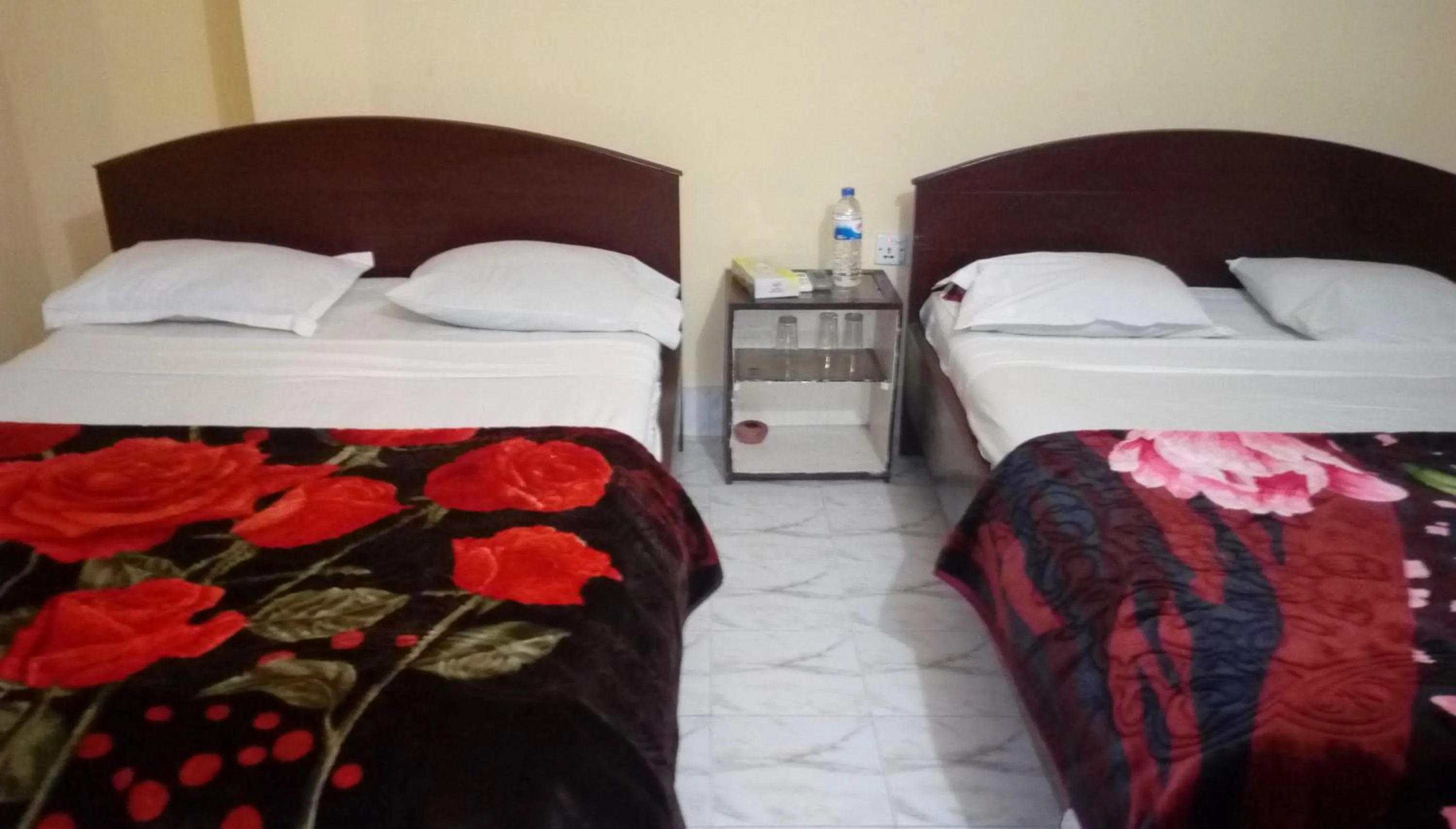 Bed in Hotel Plaza
