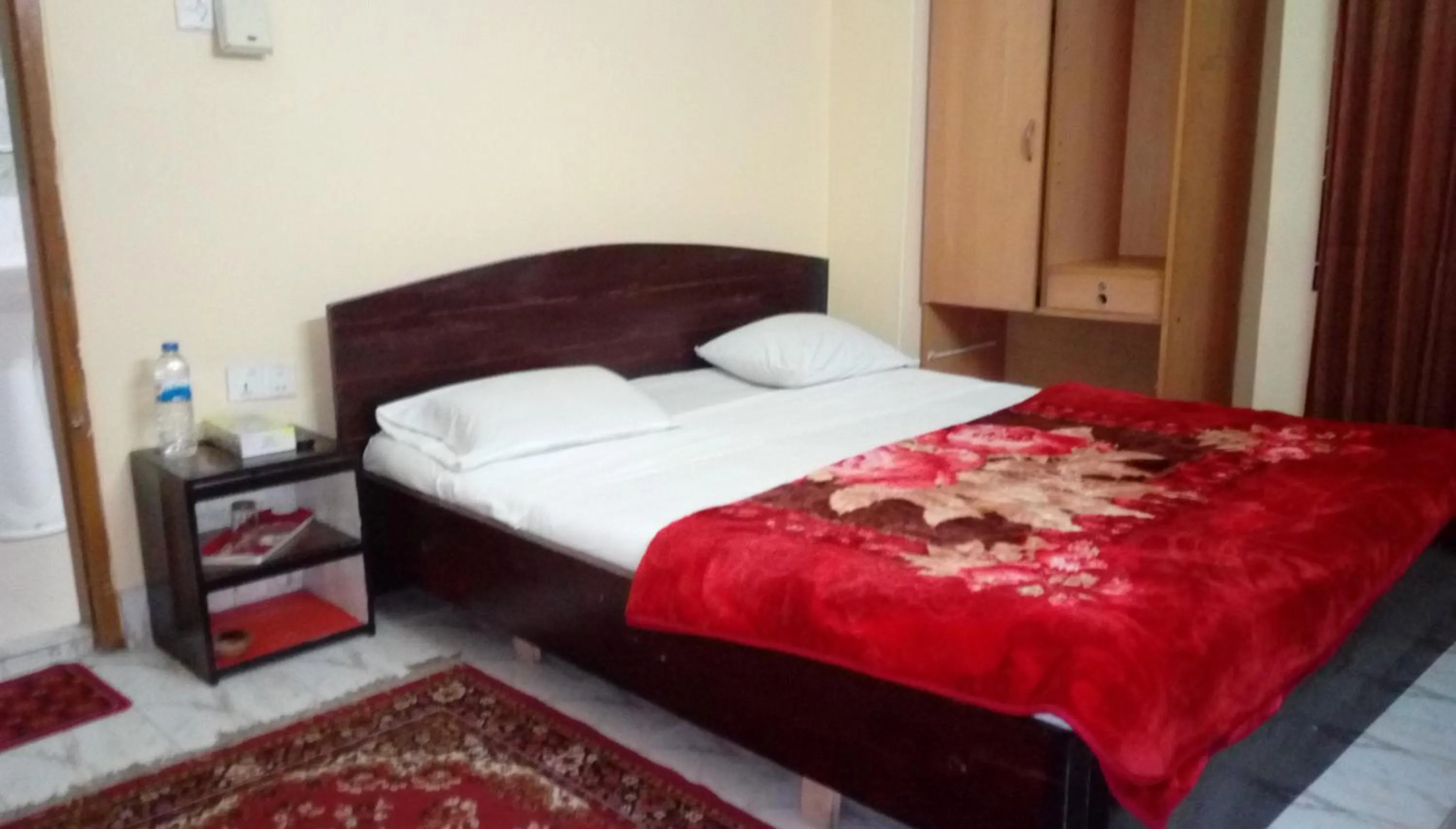 Bed in Hotel Plaza