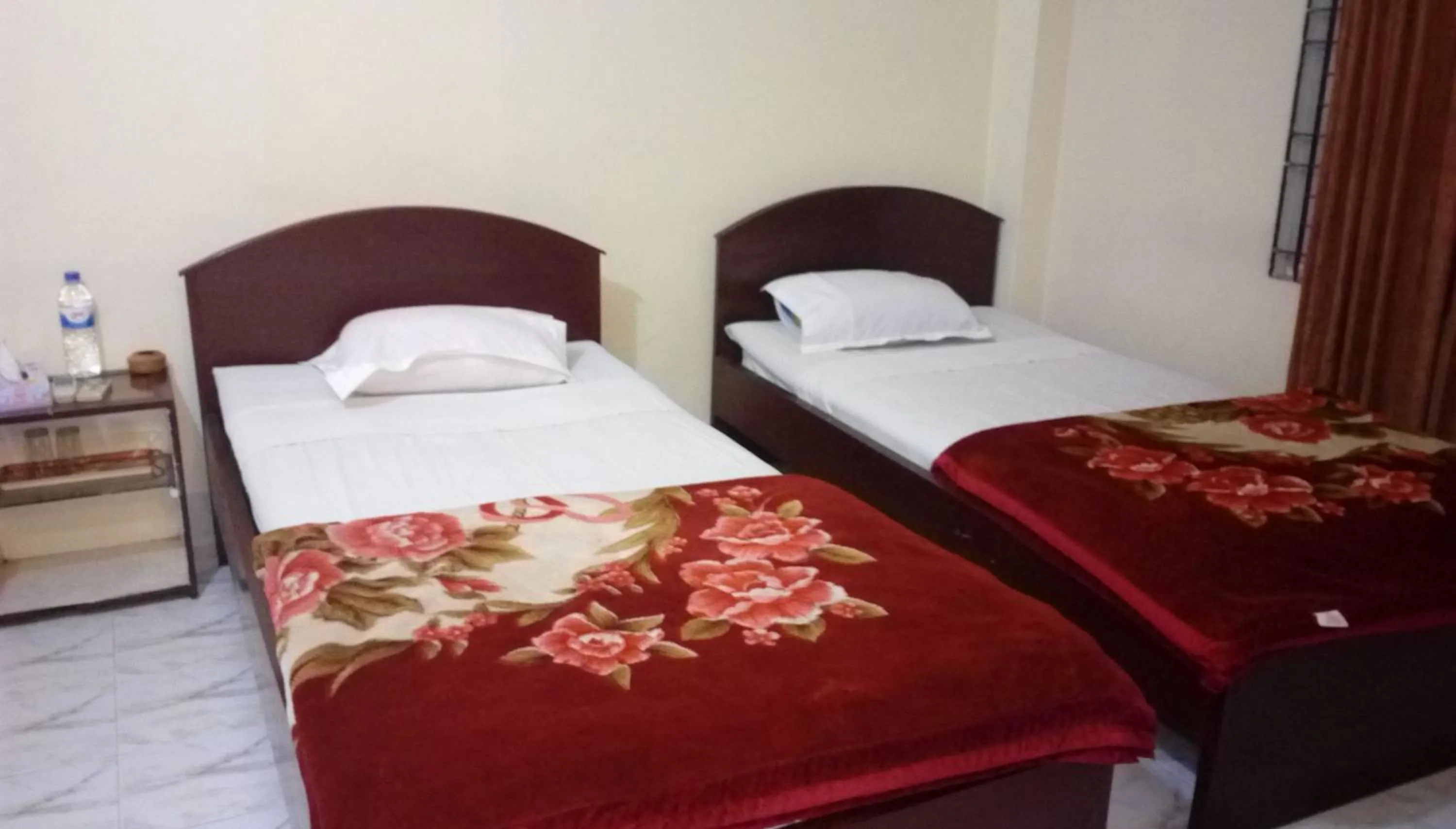 Bed in Hotel Plaza