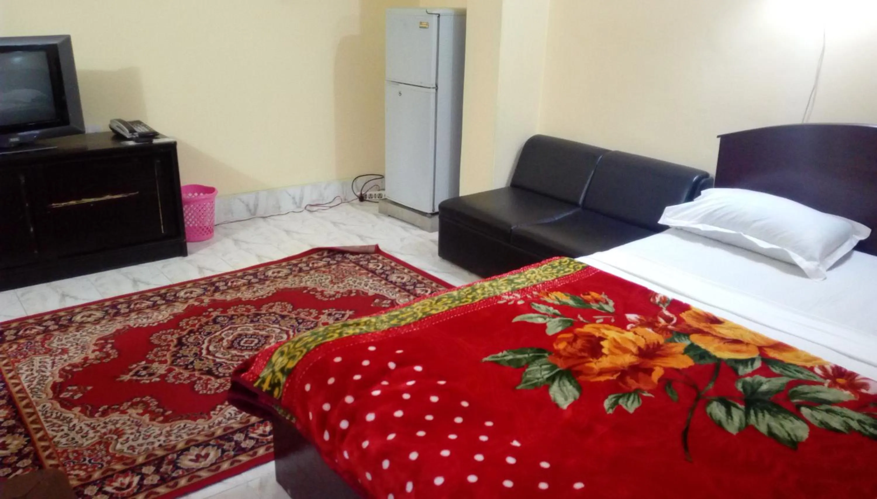 Bed in Hotel Plaza
