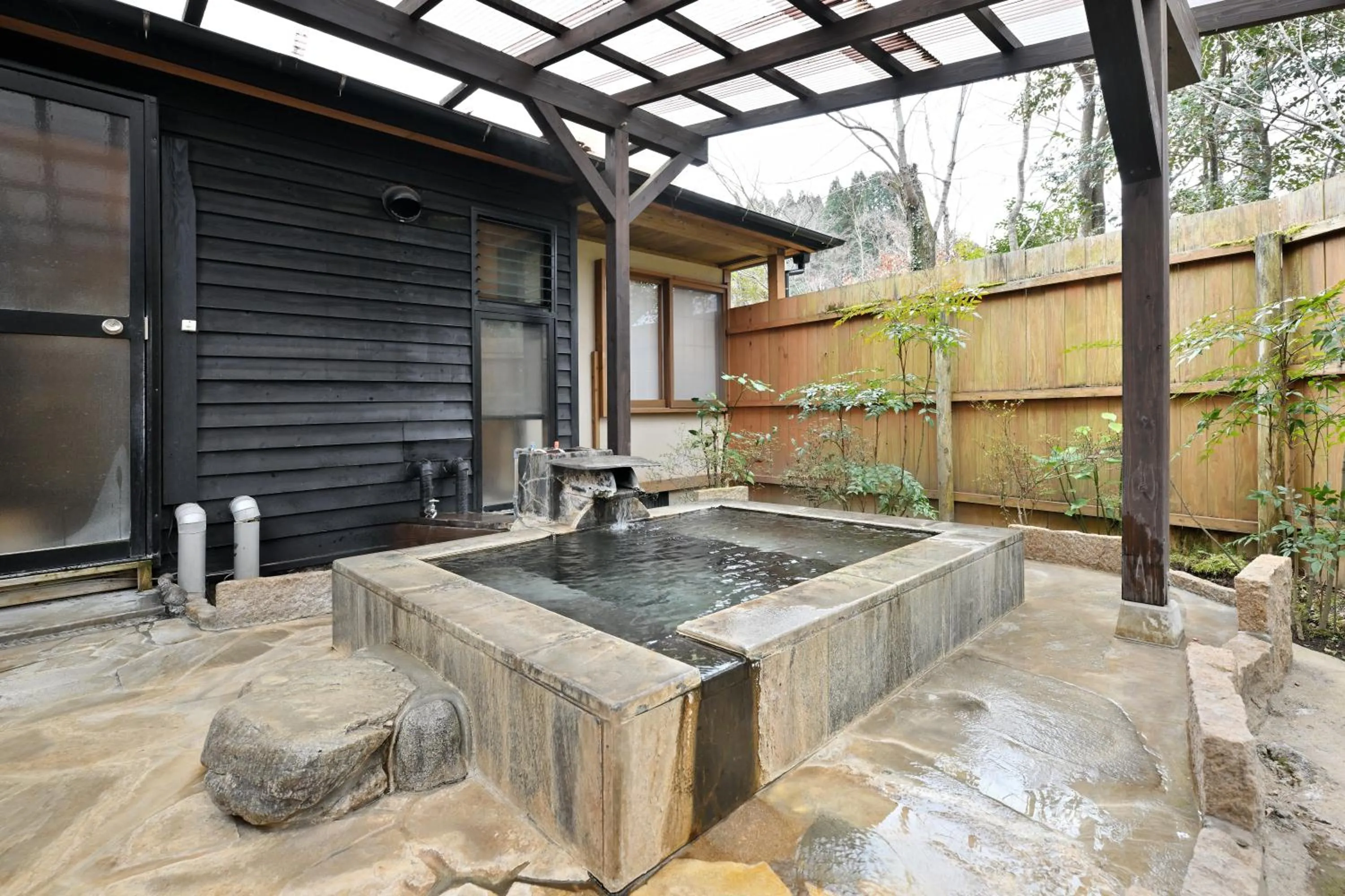 Open Air Bath in Shikinosato Hanamura
