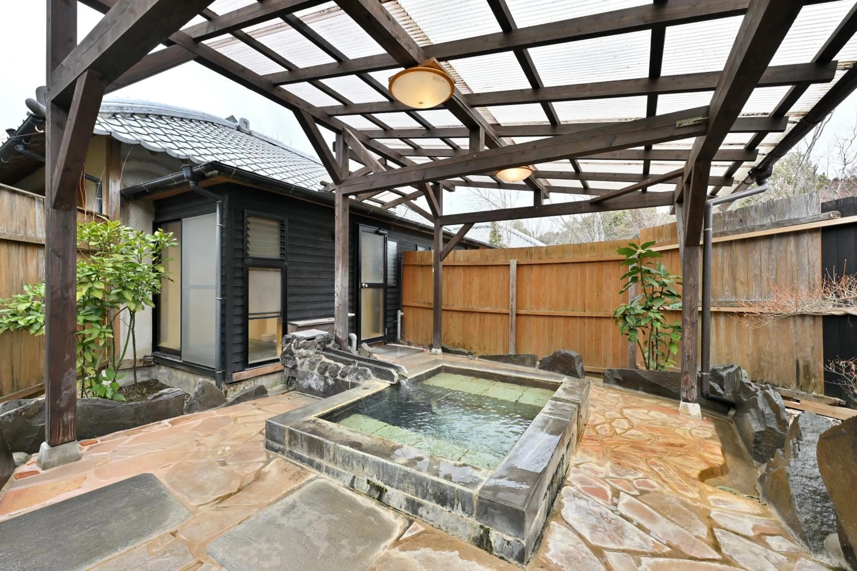 Open Air Bath in Shikinosato Hanamura
