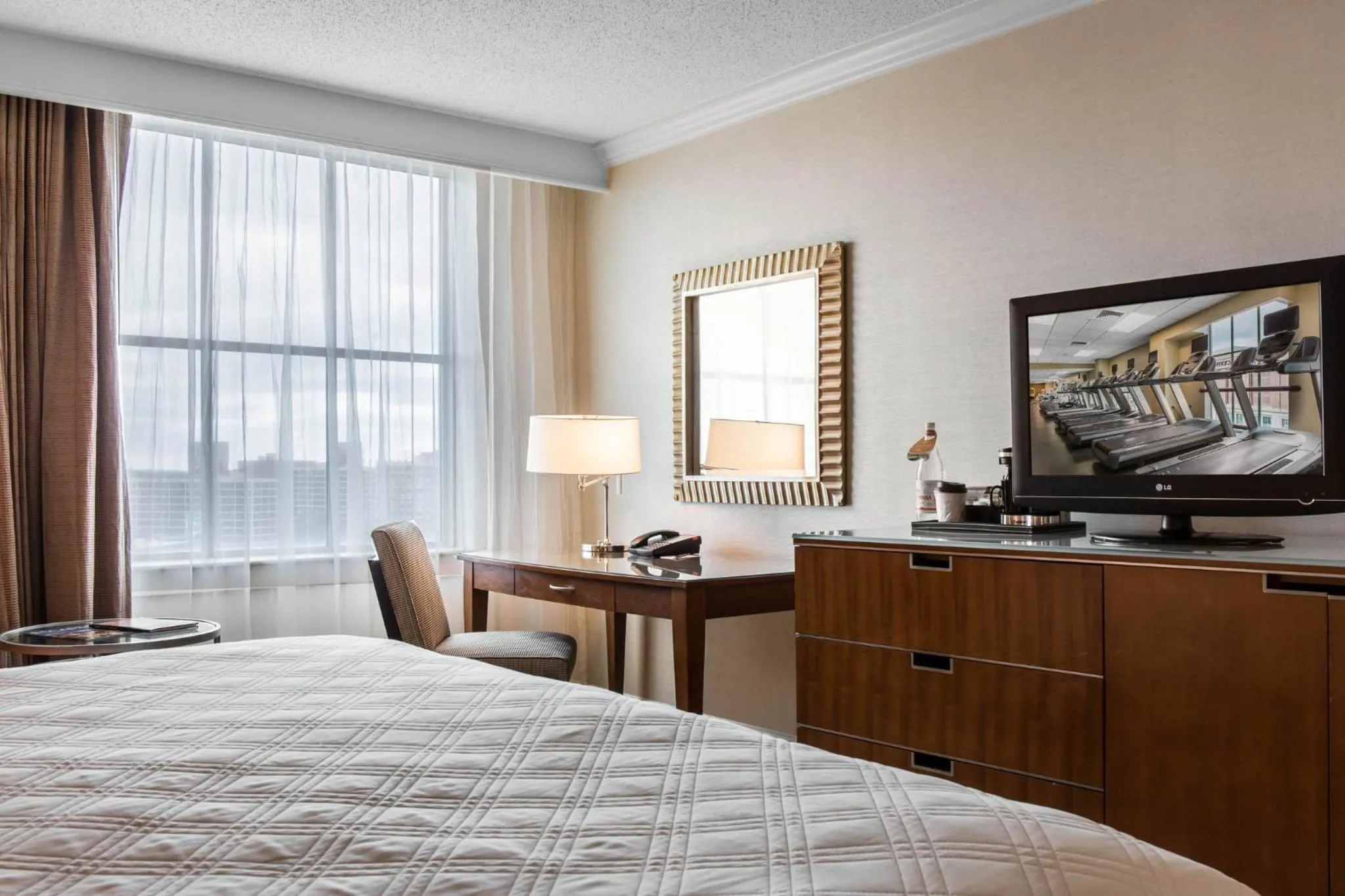 Bedroom, Bed in Omni Providence