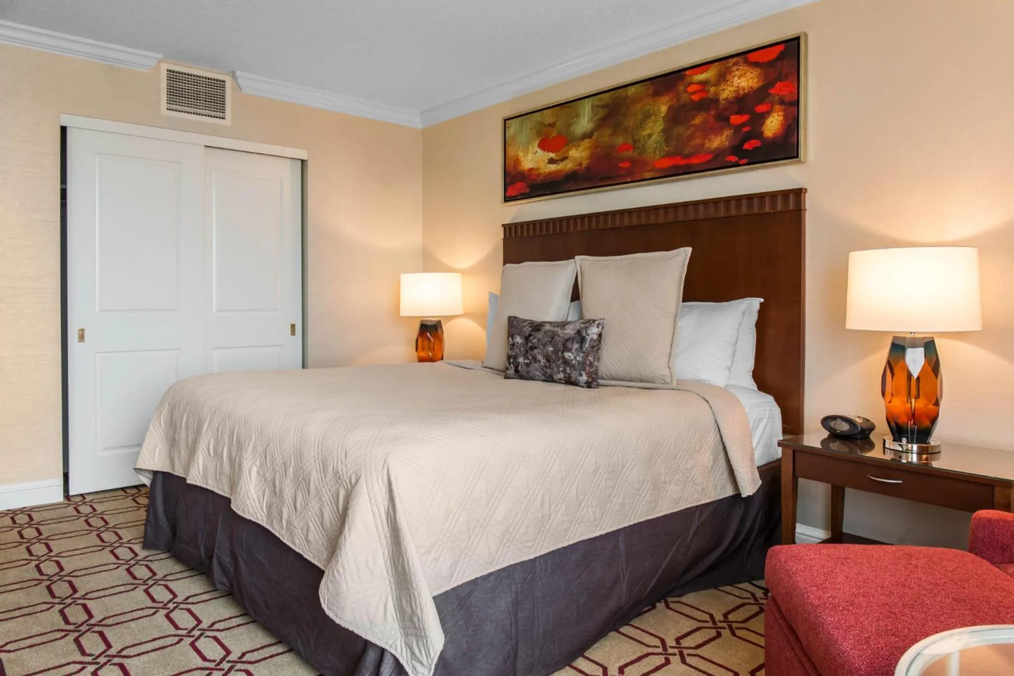 Bedroom, Bed in Omni Providence