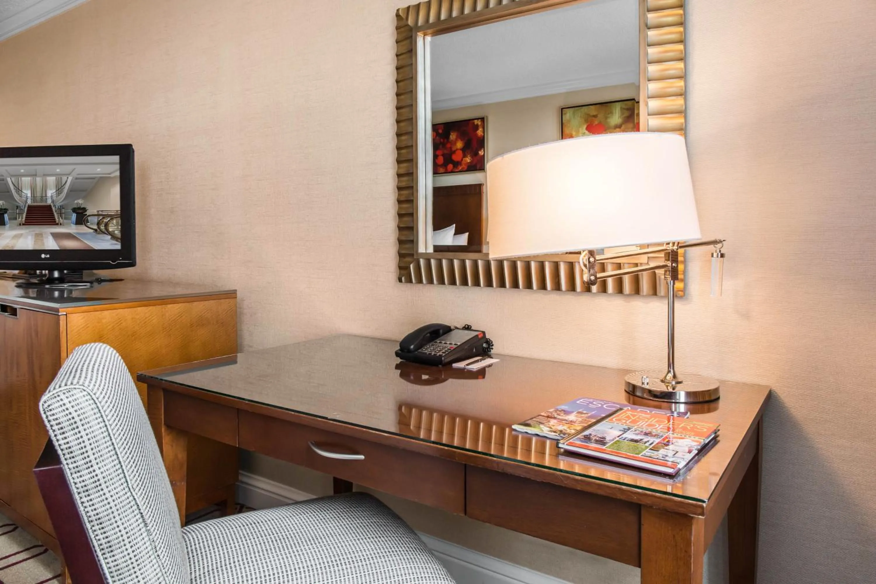 Photo of the whole room in Omni Providence