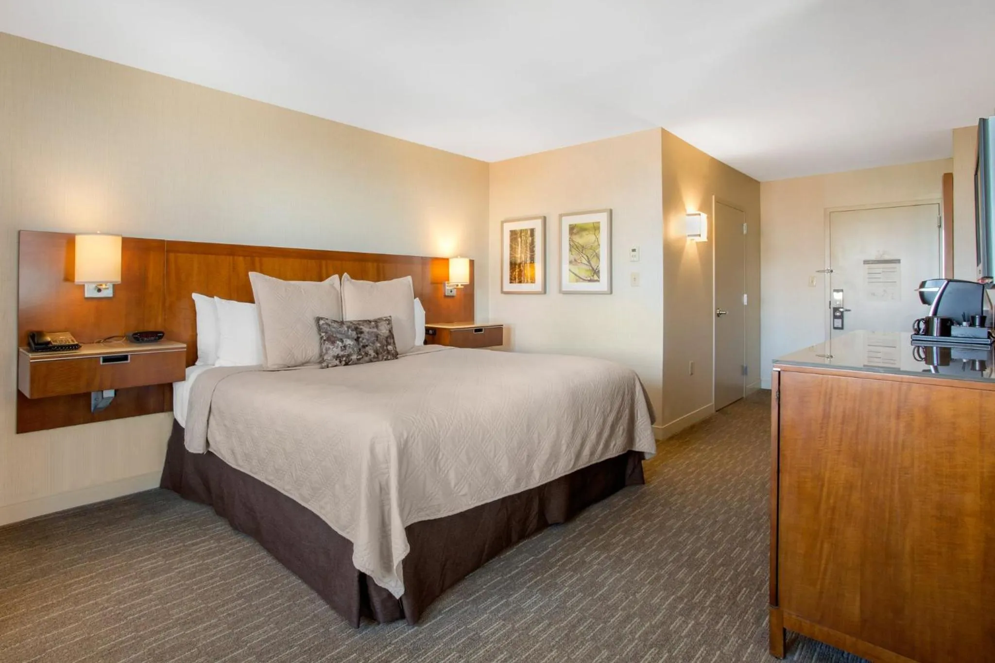 Bedroom, Bed in Omni Providence