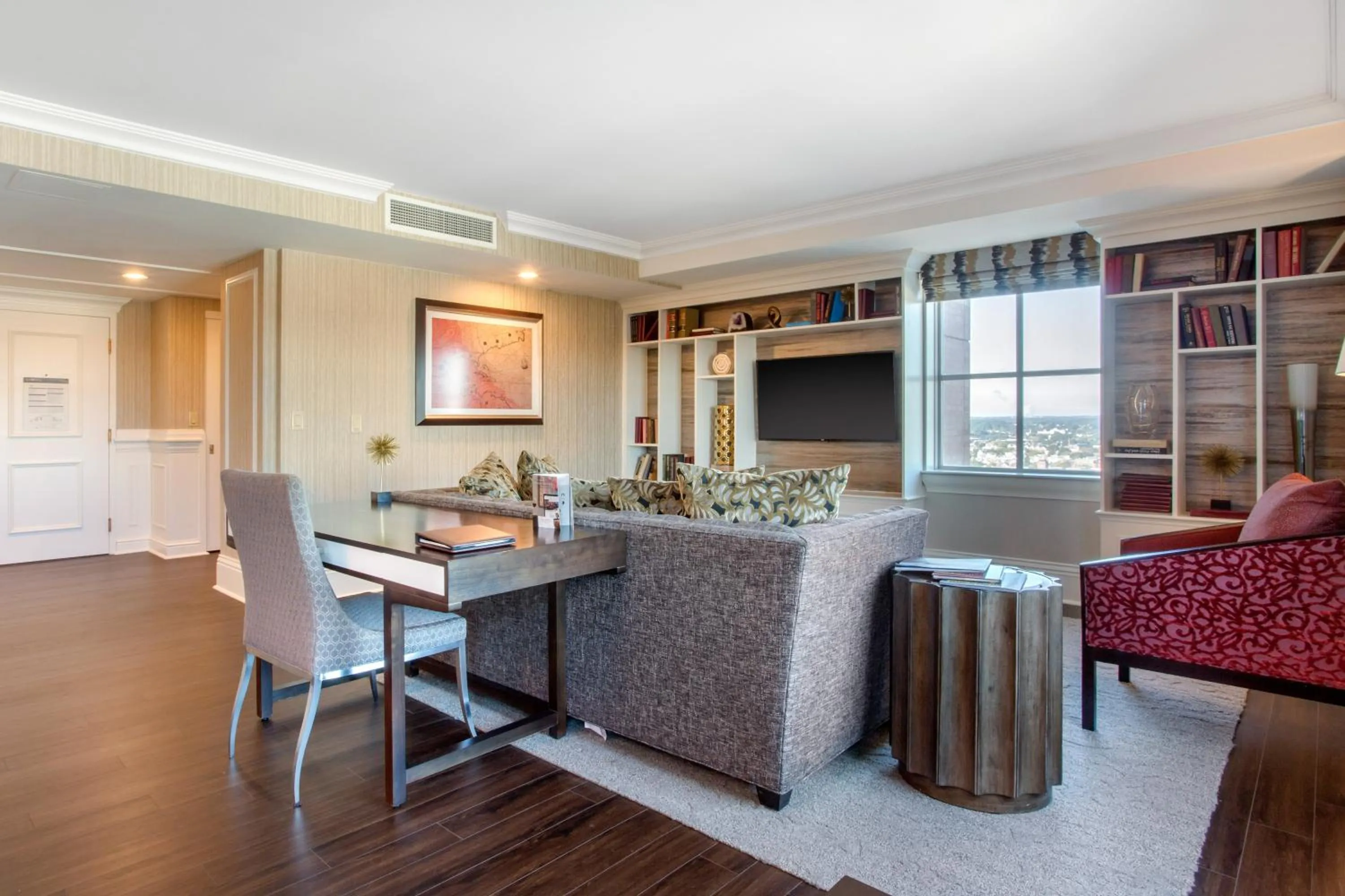 Photo of the whole room in Omni Providence